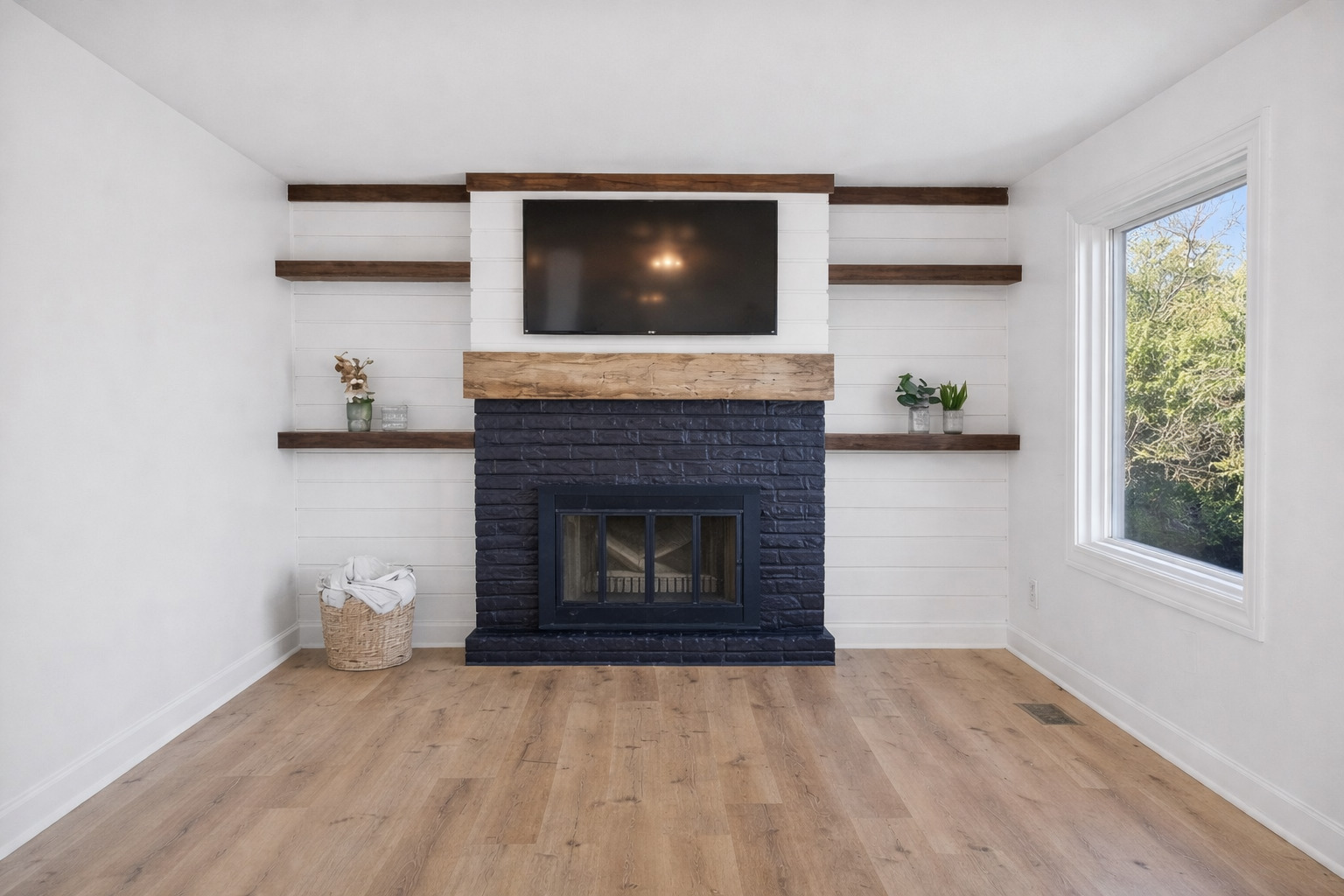 152 Holiday Drive, Somonauk, IL 60552