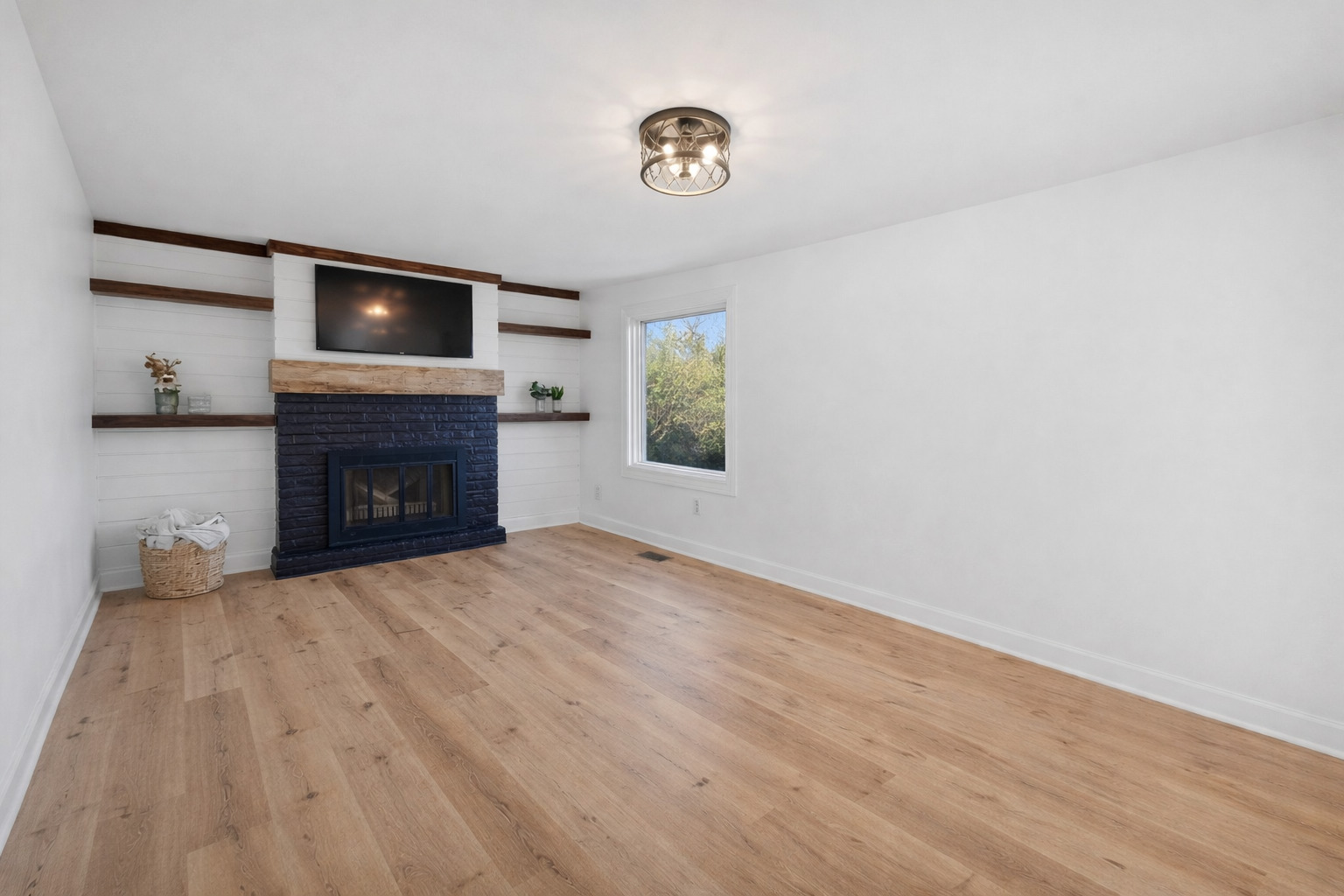 152 Holiday Drive, Somonauk, IL 60552