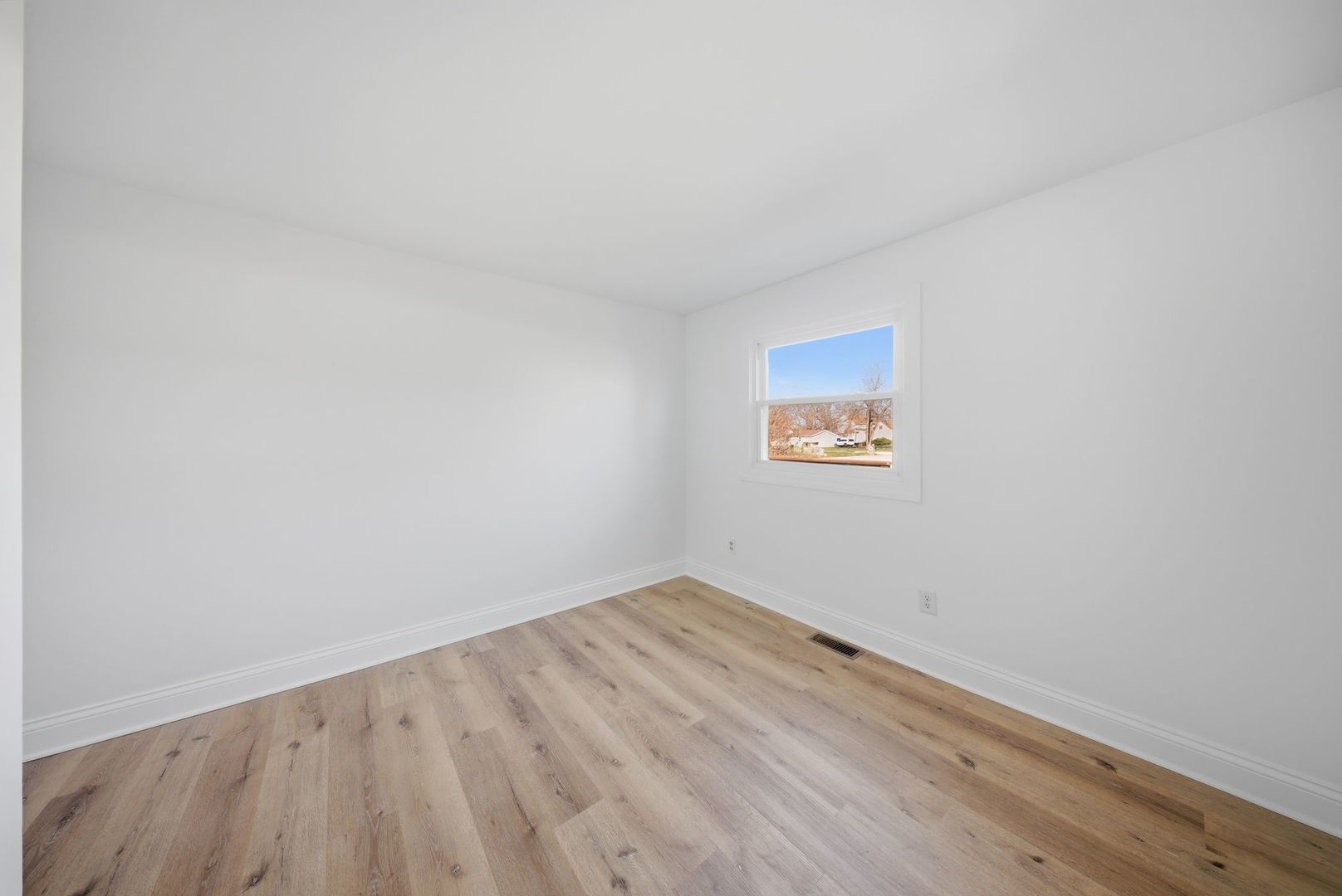 152 Holiday Drive, Somonauk, IL 60552