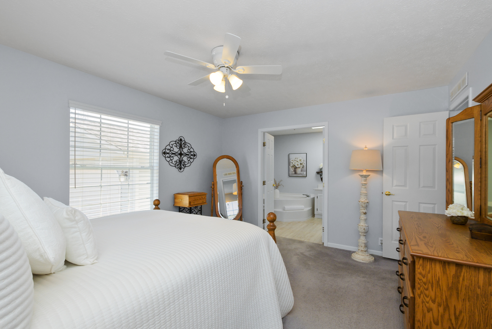 10719 W Butterfield Drive, Frankfort, IL 60423