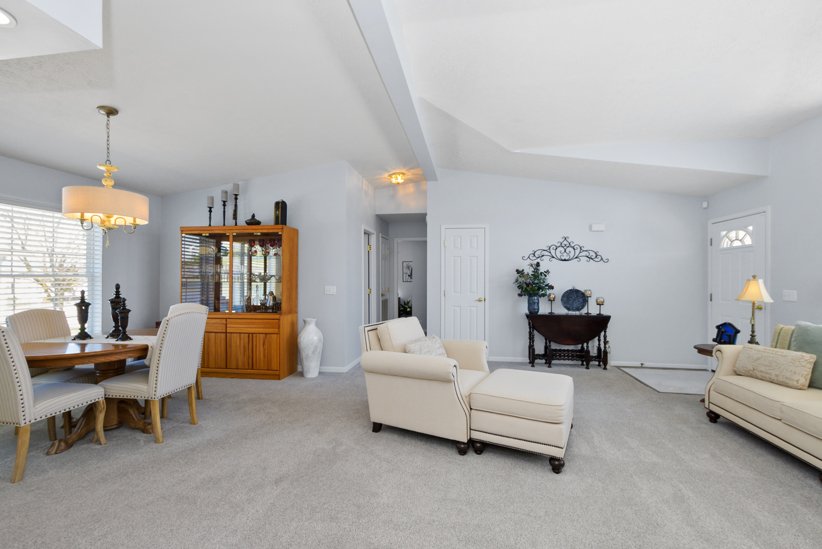 10719 W Butterfield Drive, Frankfort, IL 60423