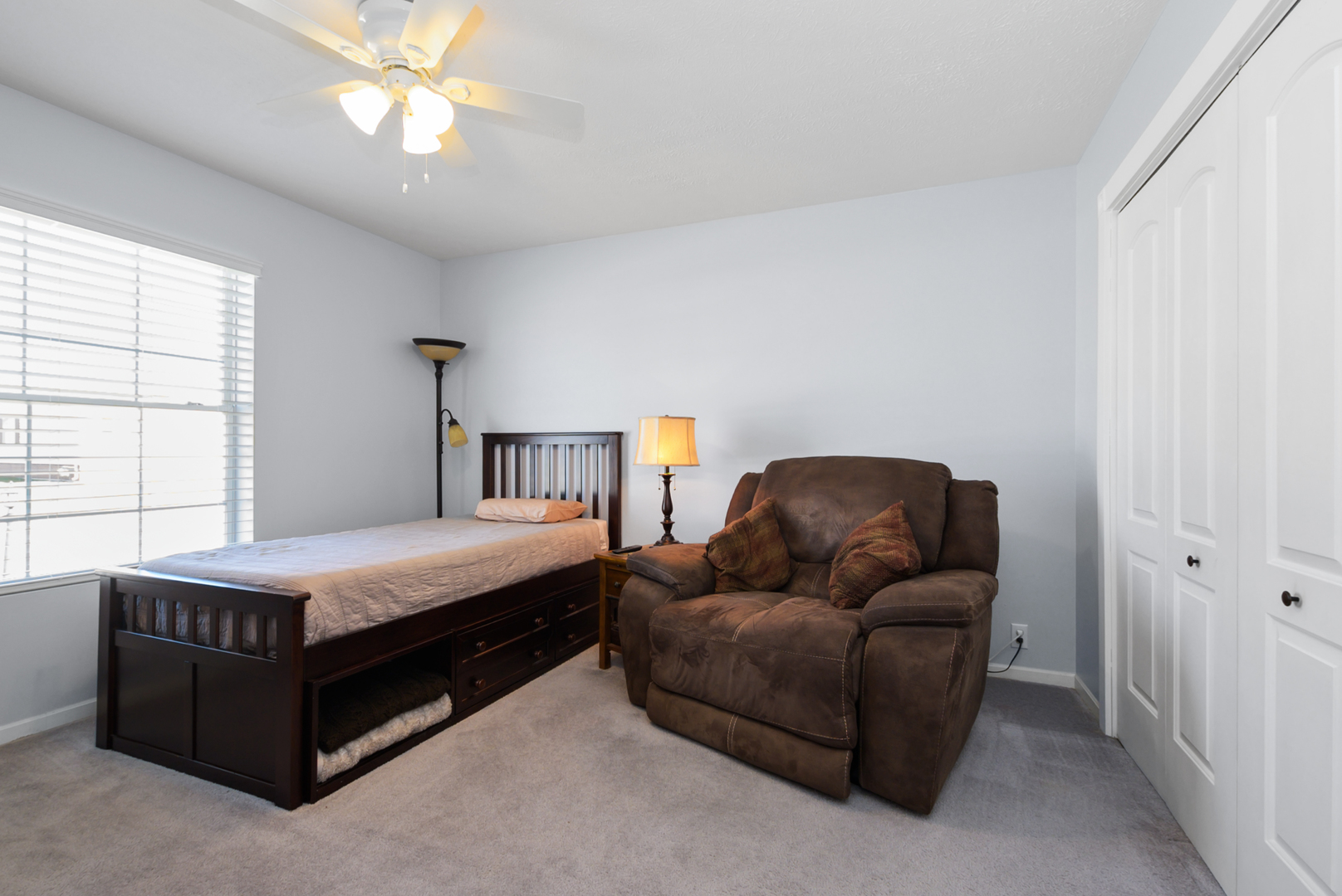 10719 W Butterfield Drive, Frankfort, IL 60423