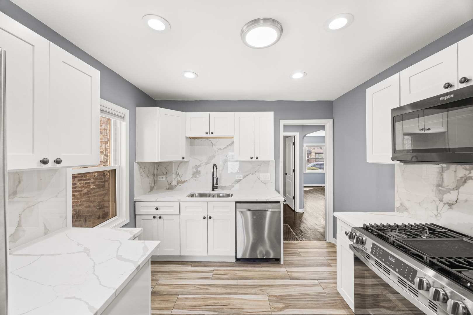 9740 S Prairie Avenue, Chicago, IL 60628