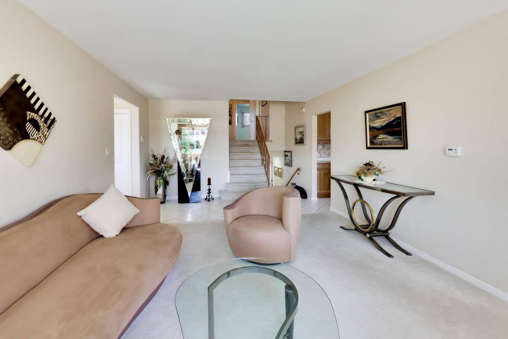 634 W Millers Road, Des Plaines, IL 60016