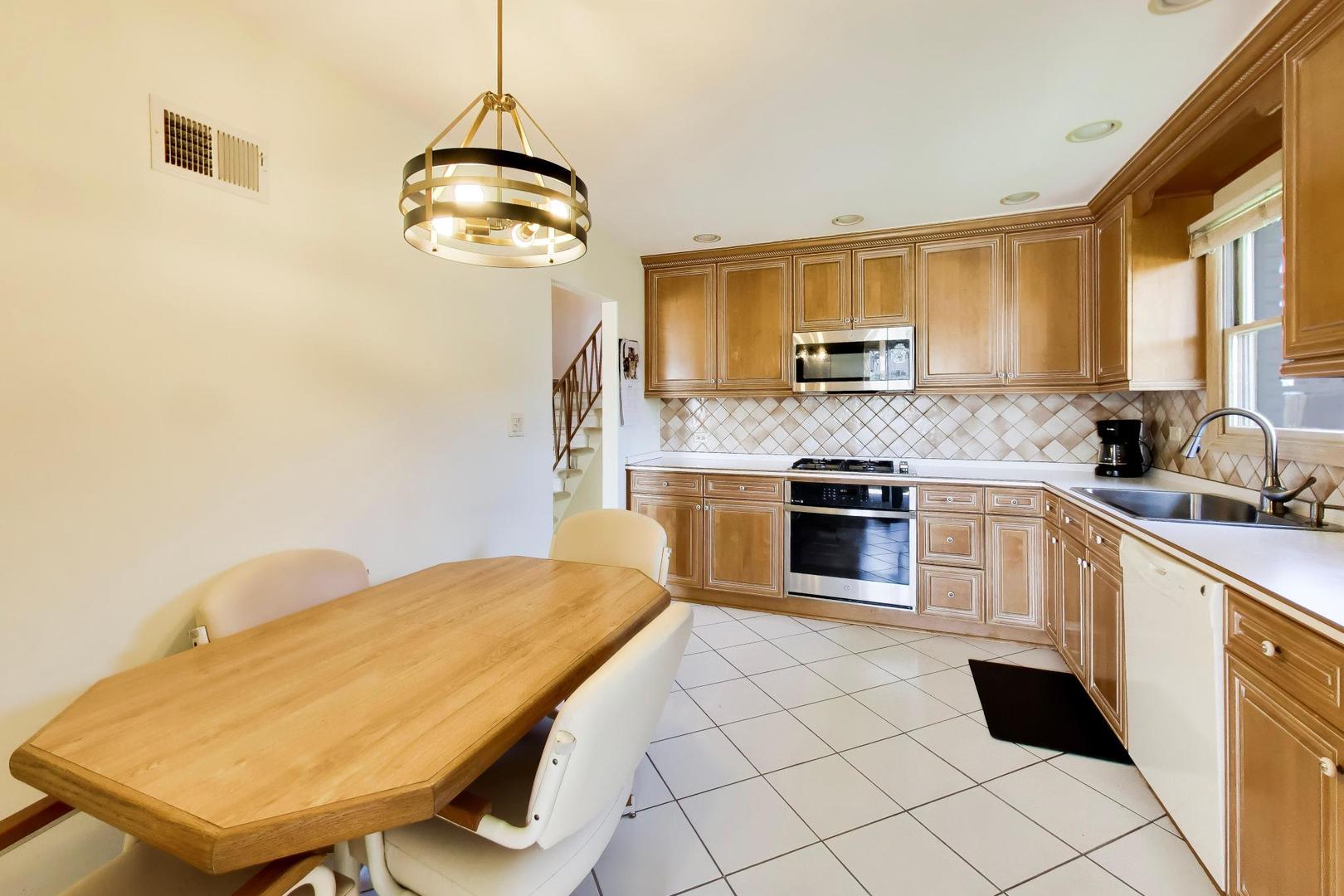 634 W Millers Road, Des Plaines, IL 60016