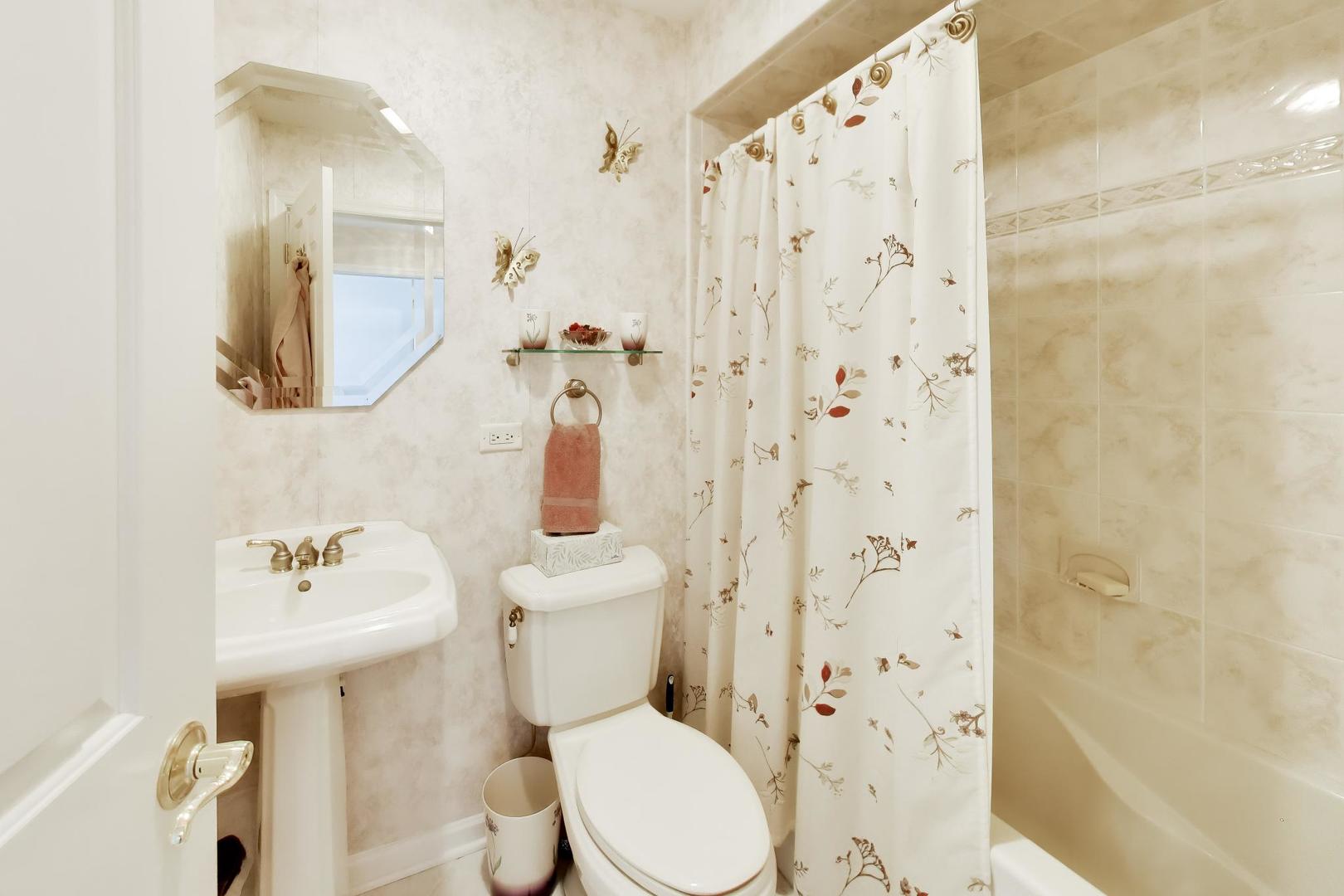 634 W Millers Road, Des Plaines, IL 60016