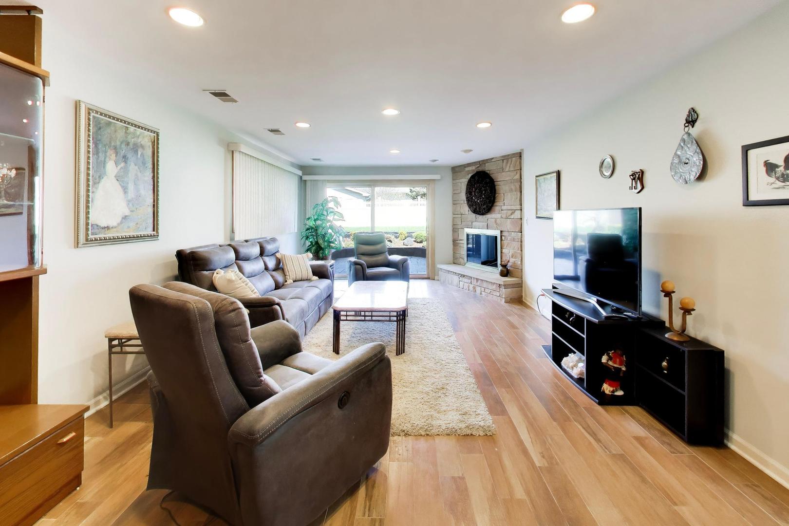 634 W Millers Road, Des Plaines, IL 60016