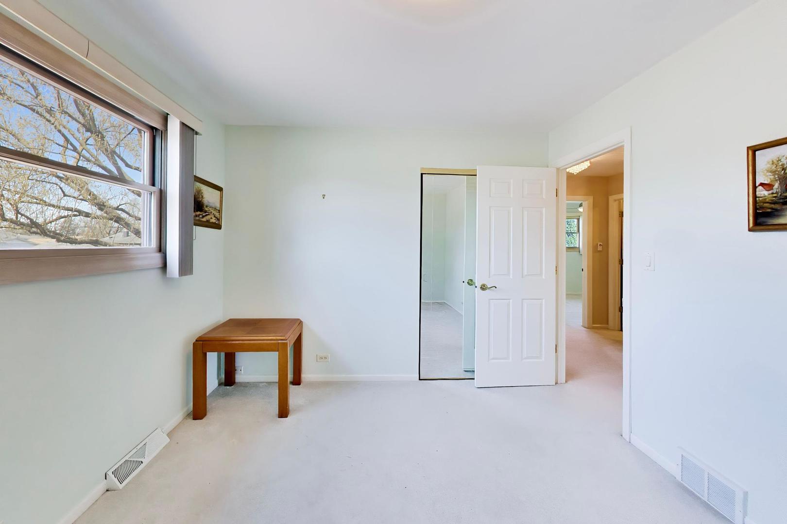 634 W Millers Road, Des Plaines, IL 60016