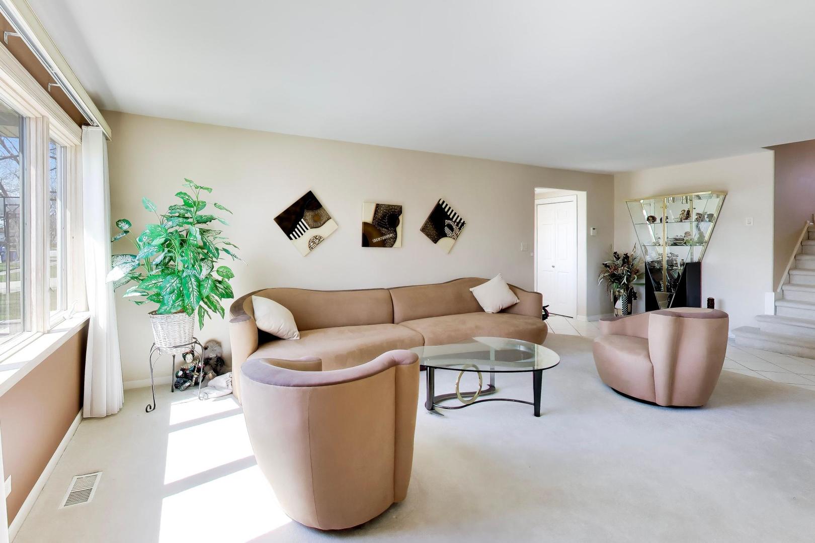 634 W Millers Road, Des Plaines, IL 60016