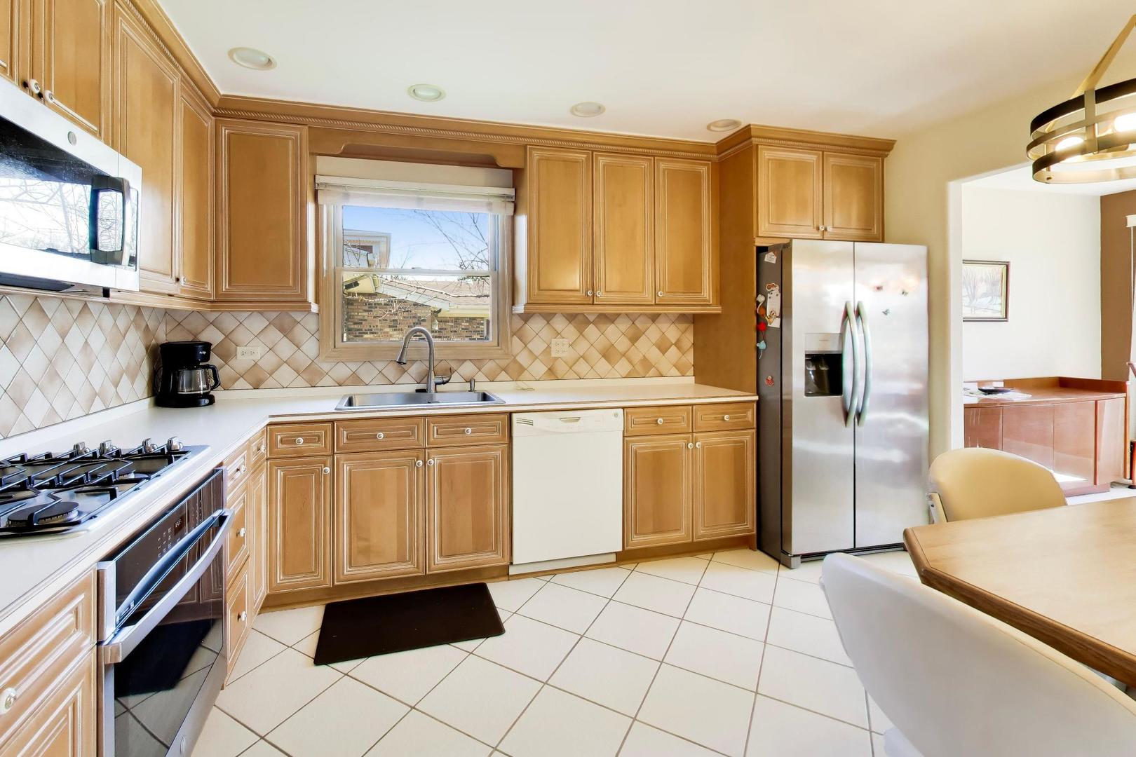 634 W Millers Road, Des Plaines, IL 60016