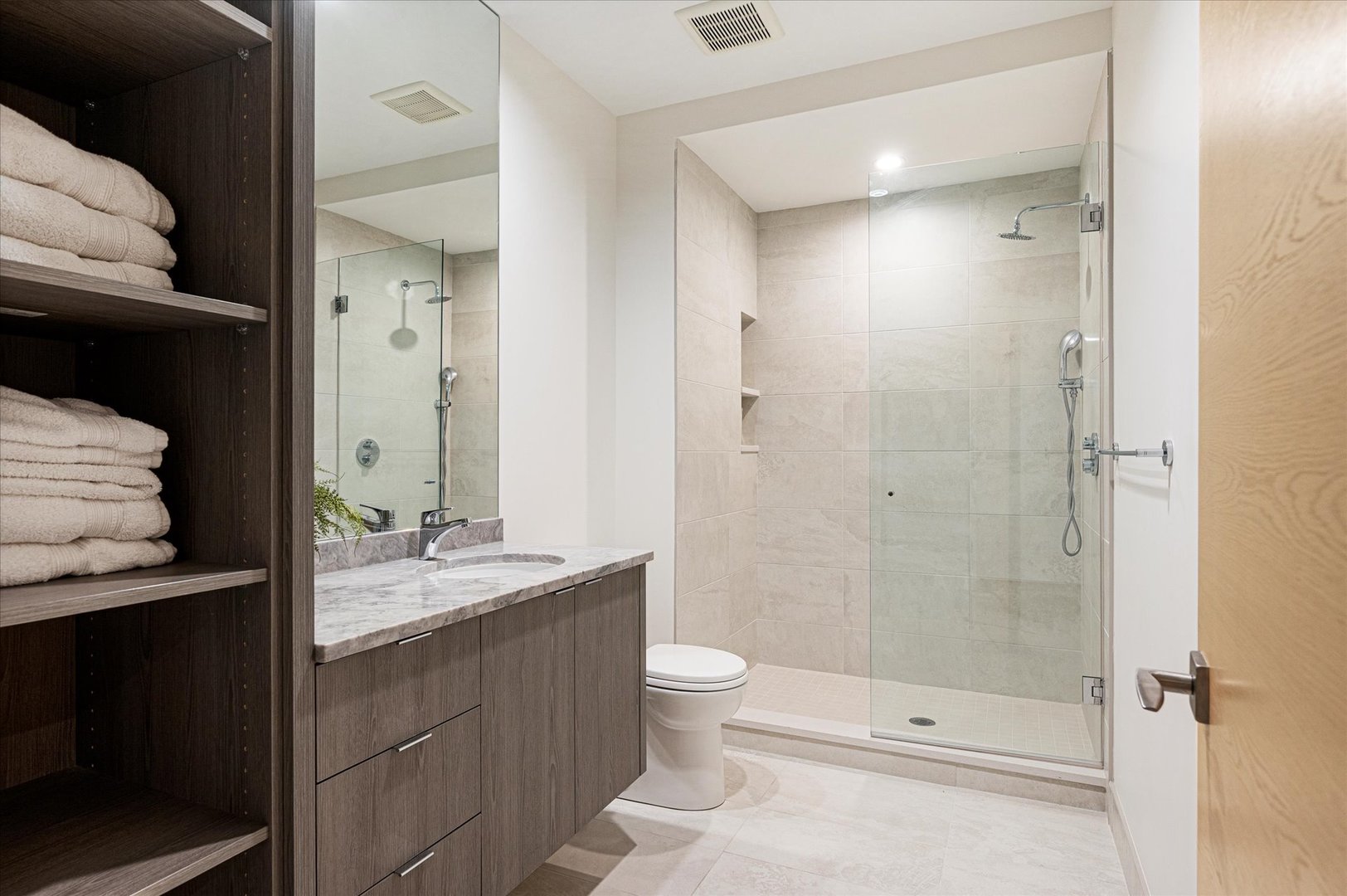 176 S Arlington Avenue, Elmhurst, IL 60126