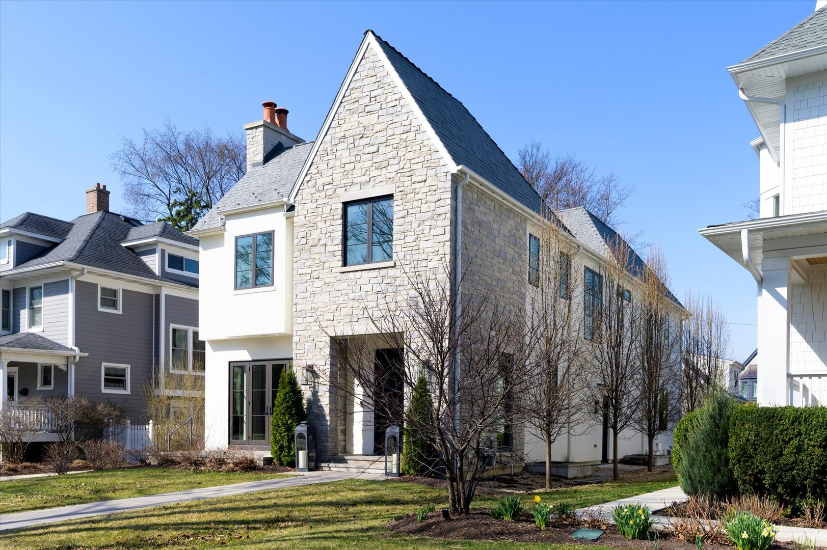 176 S Arlington Avenue, Elmhurst, IL 60126