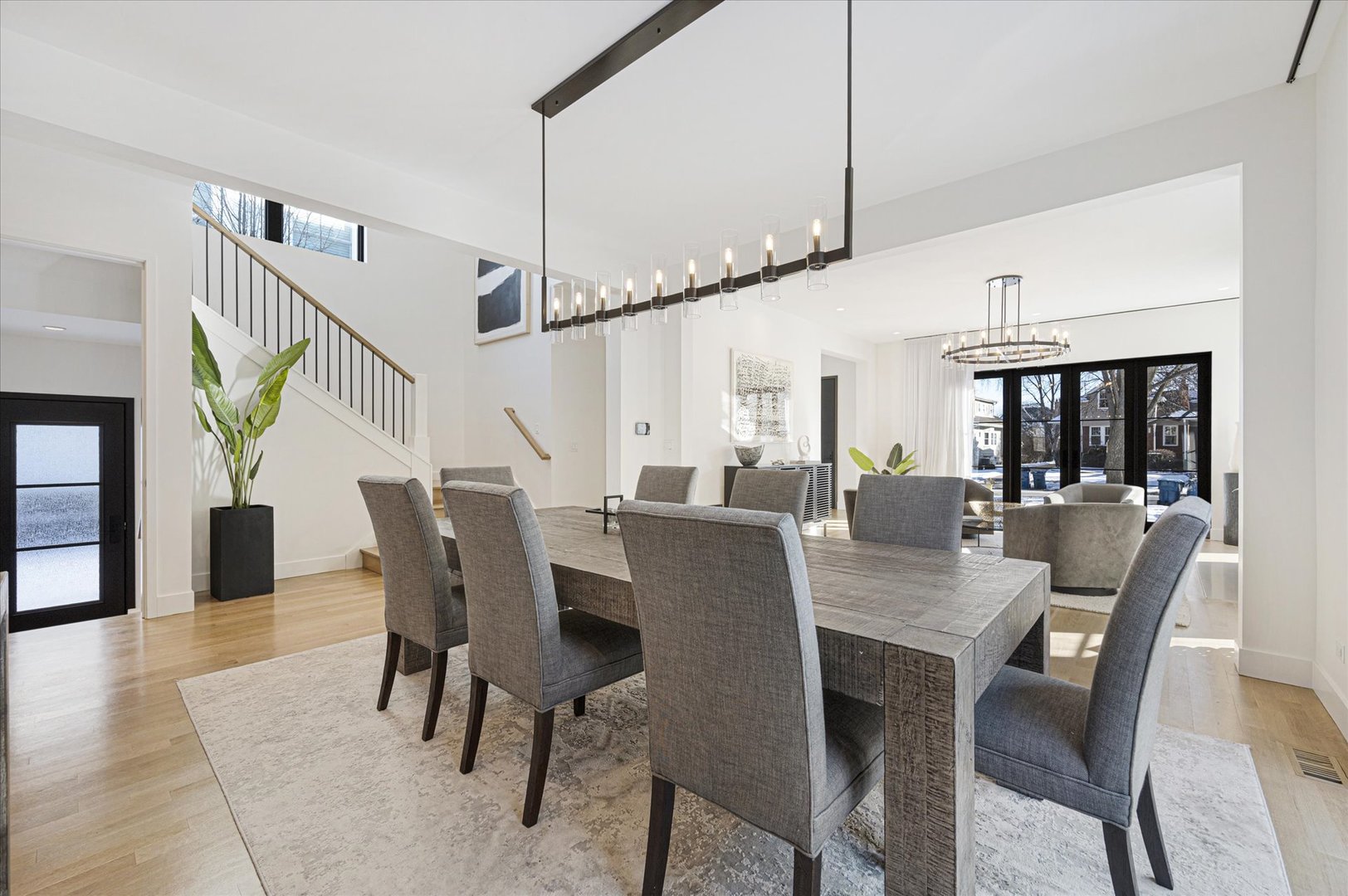 176 S Arlington Avenue, Elmhurst, IL 60126