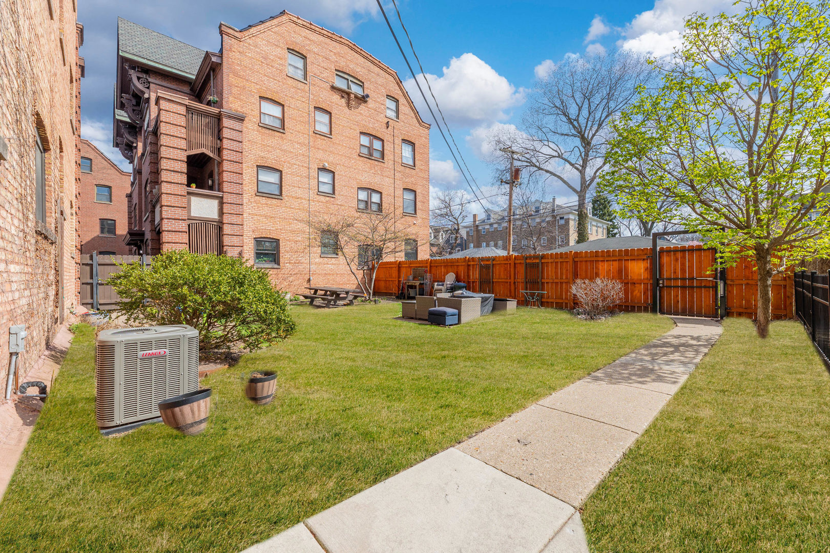116 S East Avenue #1E, Oak Park, IL 60302