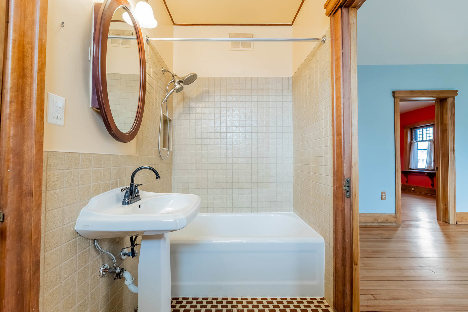 116 S East Avenue #1E, Oak Park, IL 60302