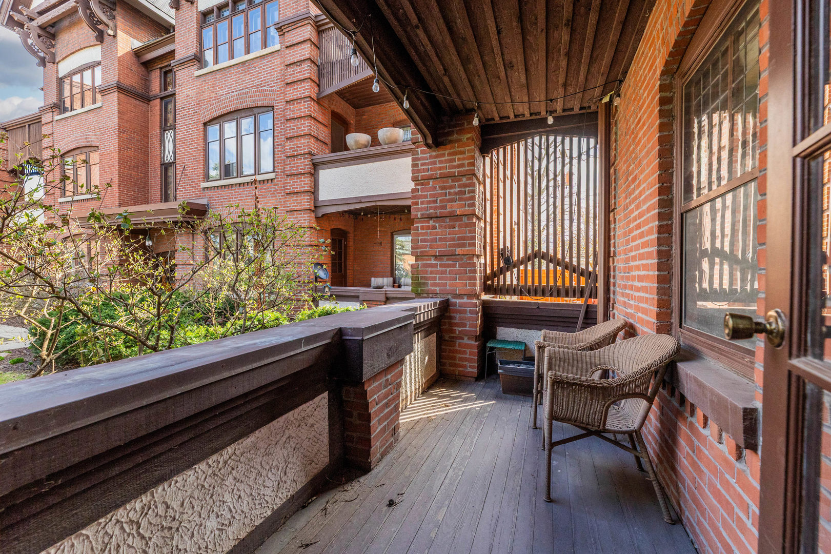 116 S East Avenue #1E, Oak Park, IL 60302