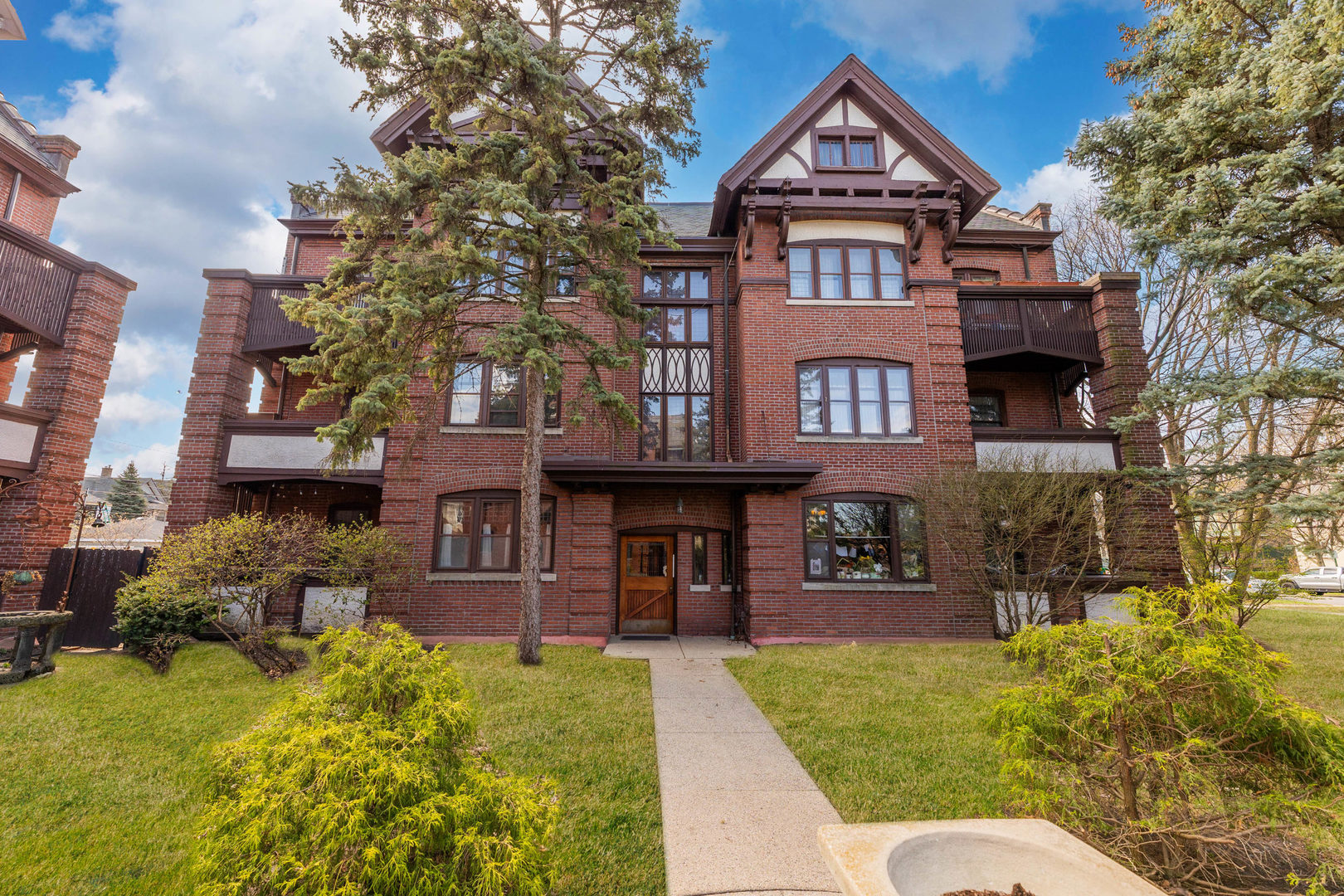 116 S East Avenue #1E, Oak Park, IL 60302