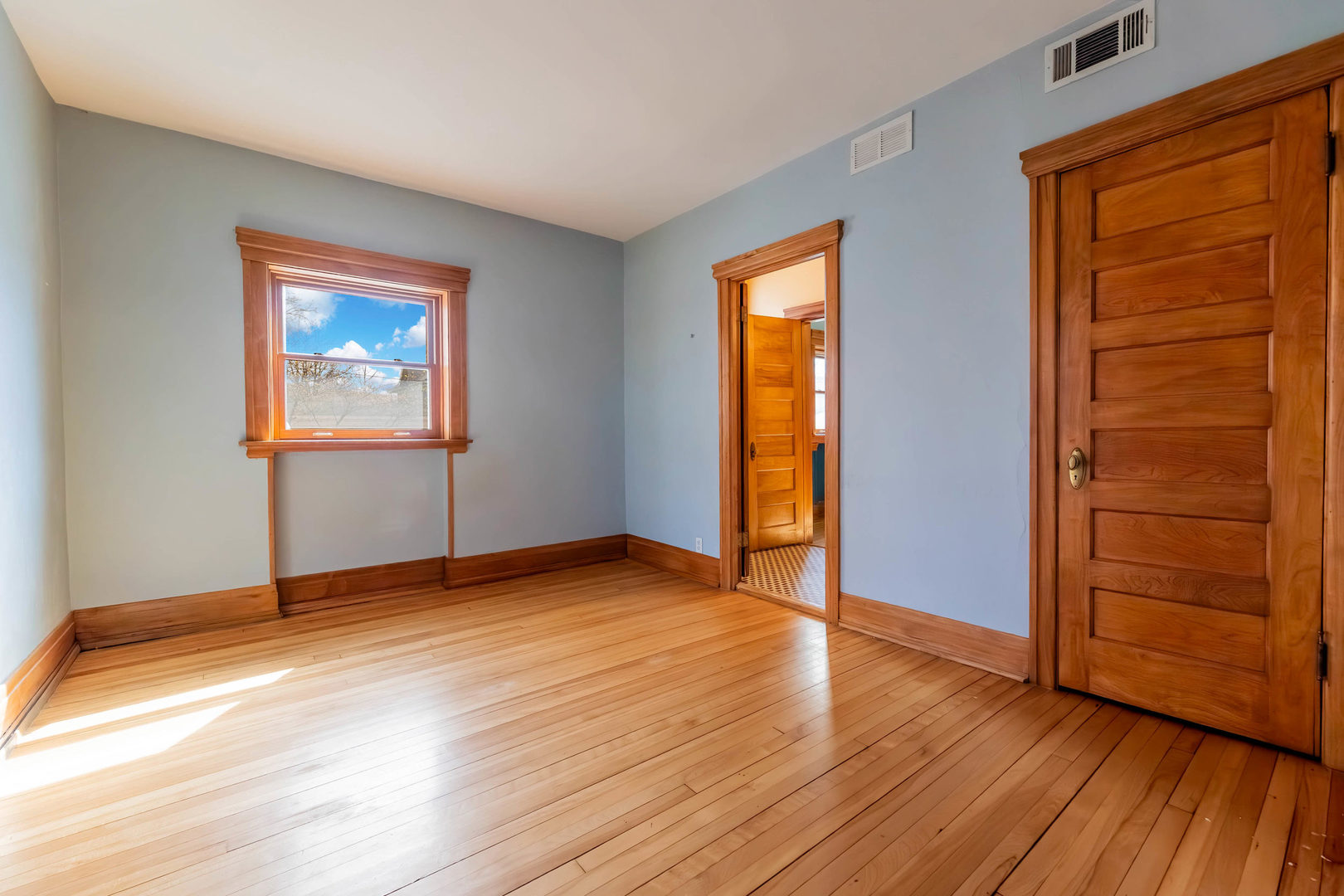 116 S East Avenue #1E, Oak Park, IL 60302