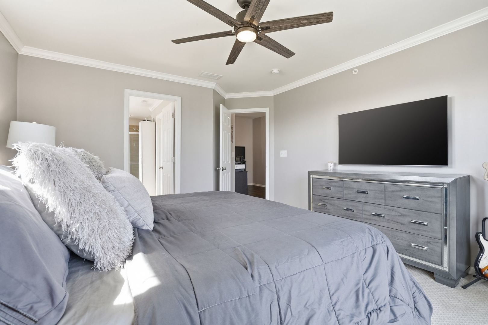 2925 Madison Drive, Naperville, IL 60564