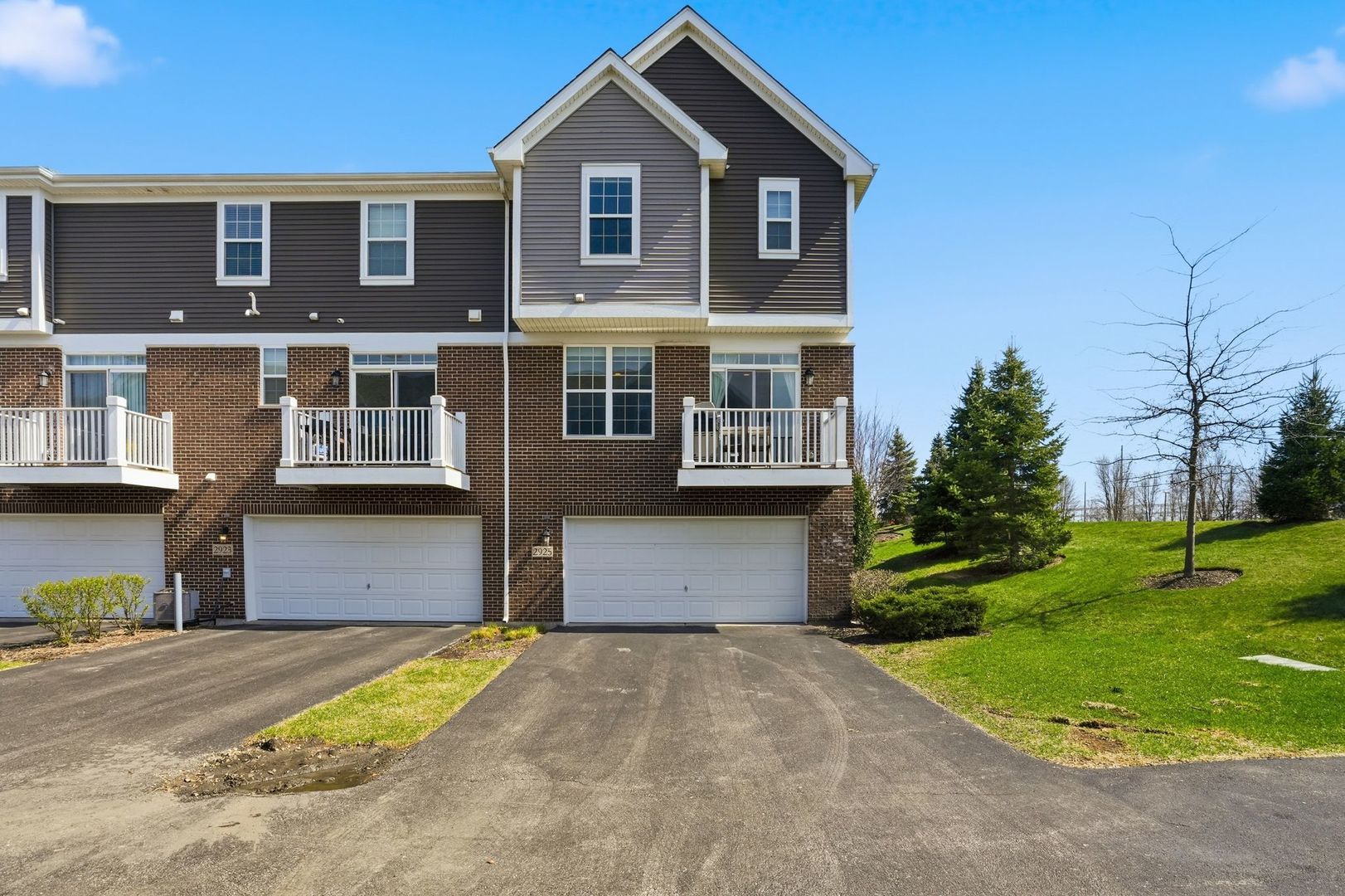 2925 Madison Drive, Naperville, IL 60564