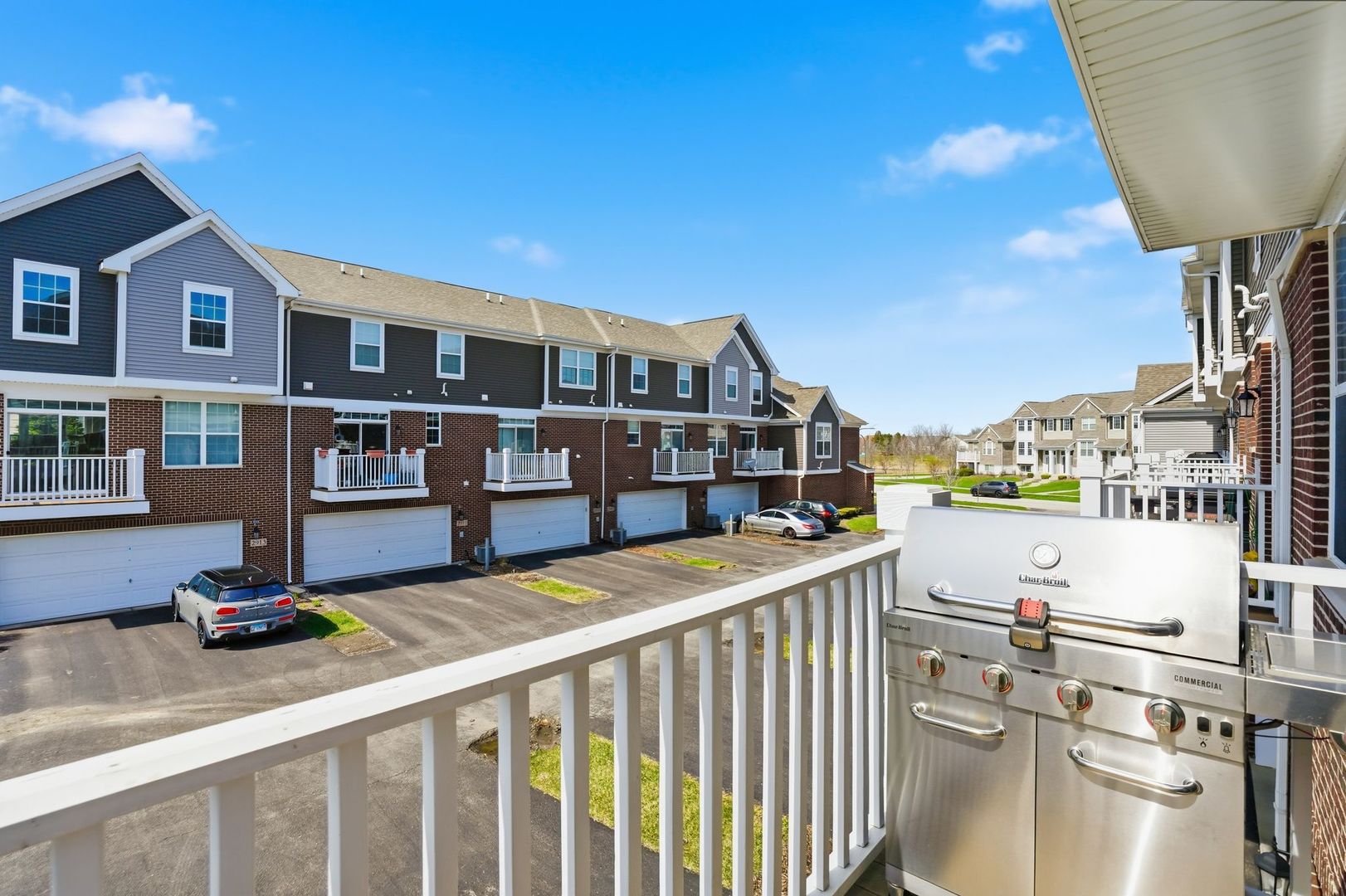 2925 Madison Drive, Naperville, IL 60564