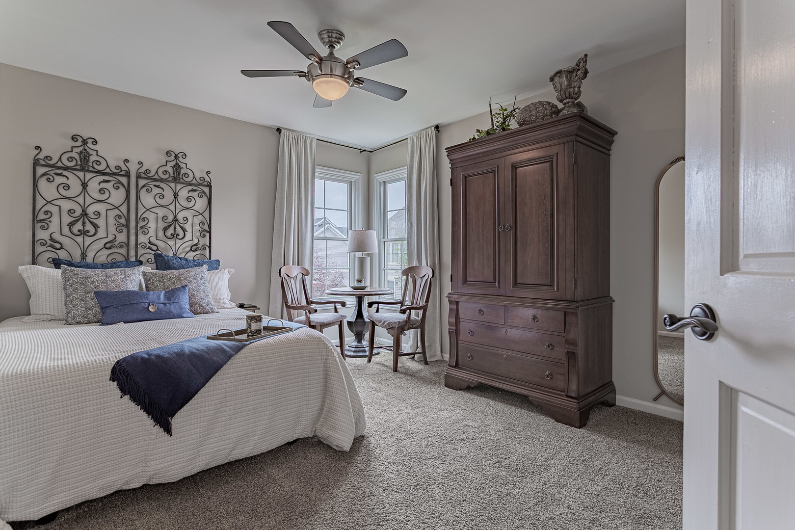 900 Christa Court, Elk Grove Village, IL 60007