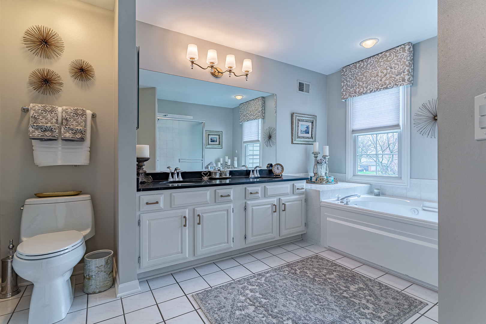 900 Christa Court, Elk Grove Village, IL 60007