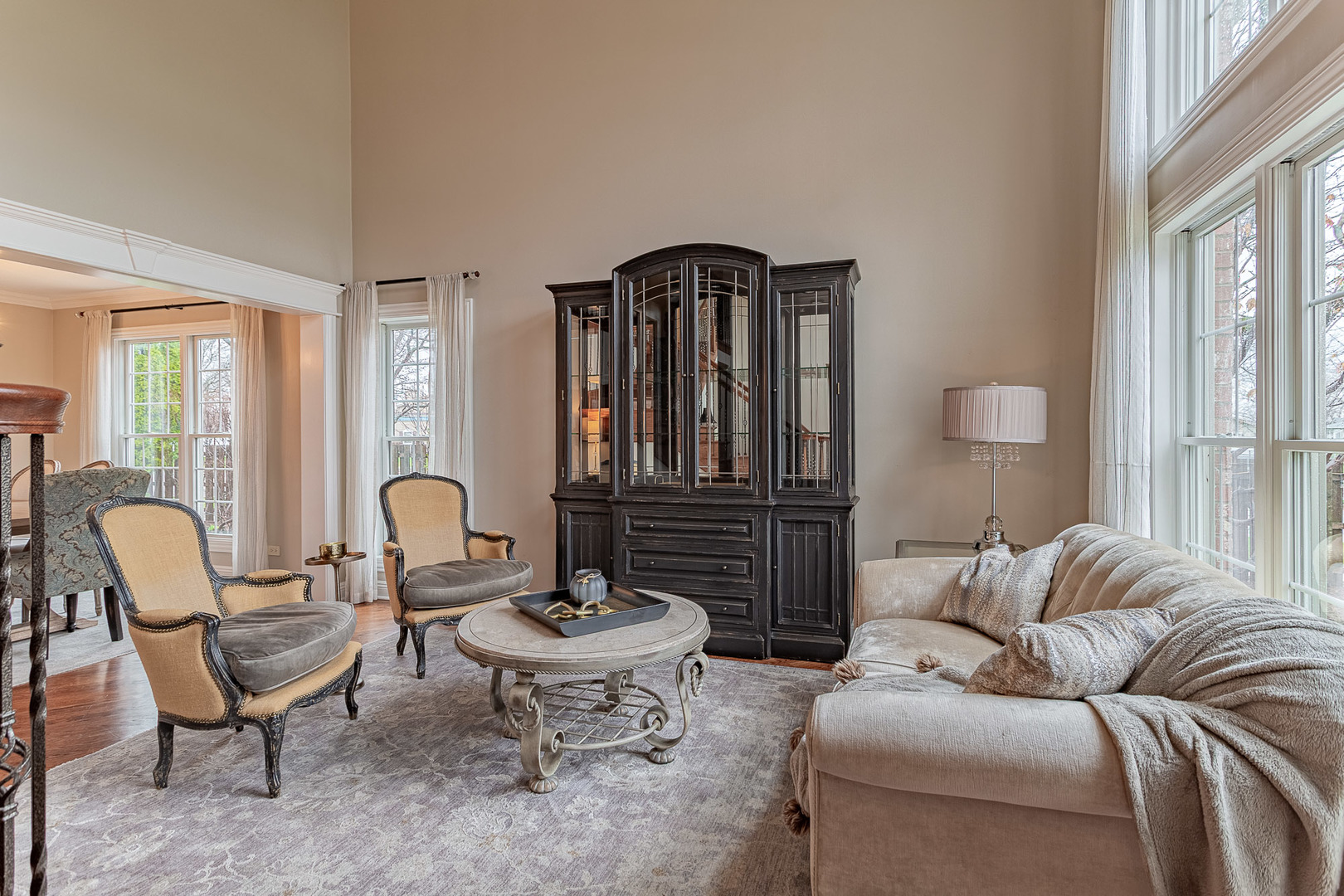 900 Christa Court, Elk Grove Village, IL 60007