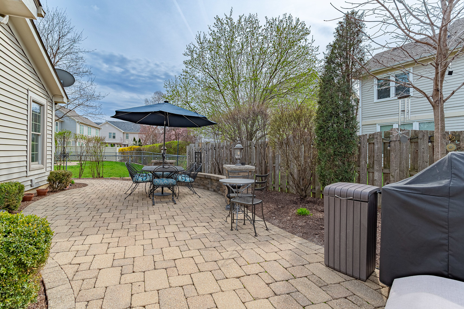 900 Christa Court, Elk Grove Village, IL 60007