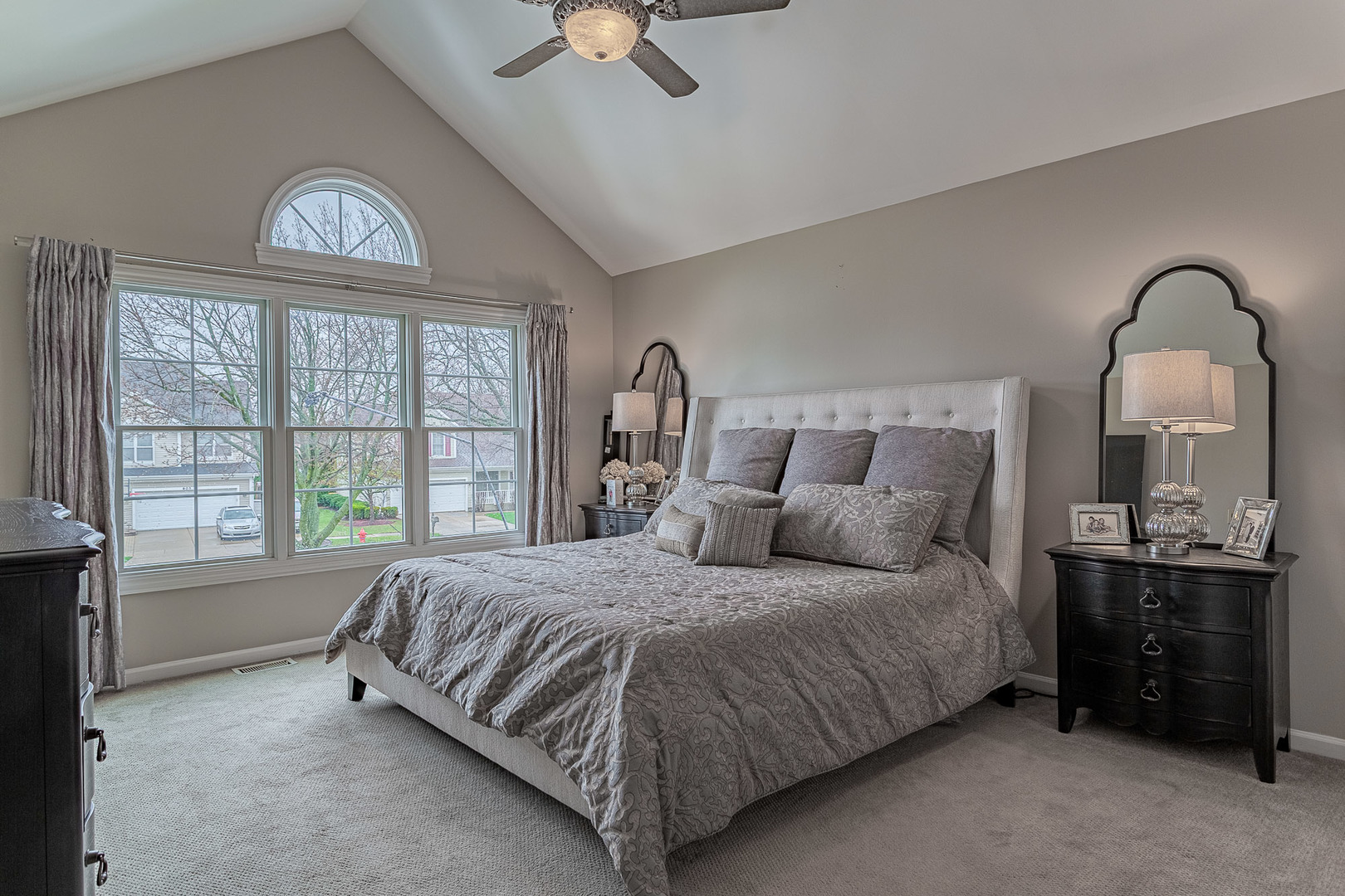 900 Christa Court, Elk Grove Village, IL 60007