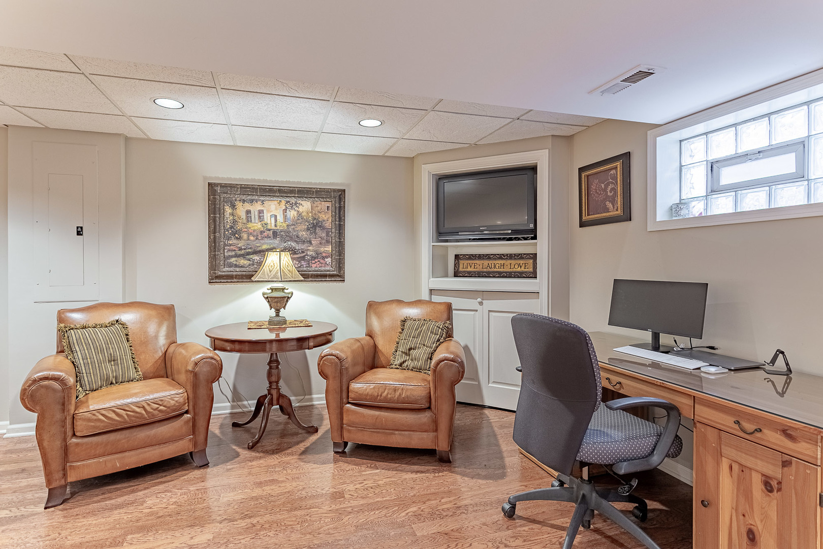 900 Christa Court, Elk Grove Village, IL 60007