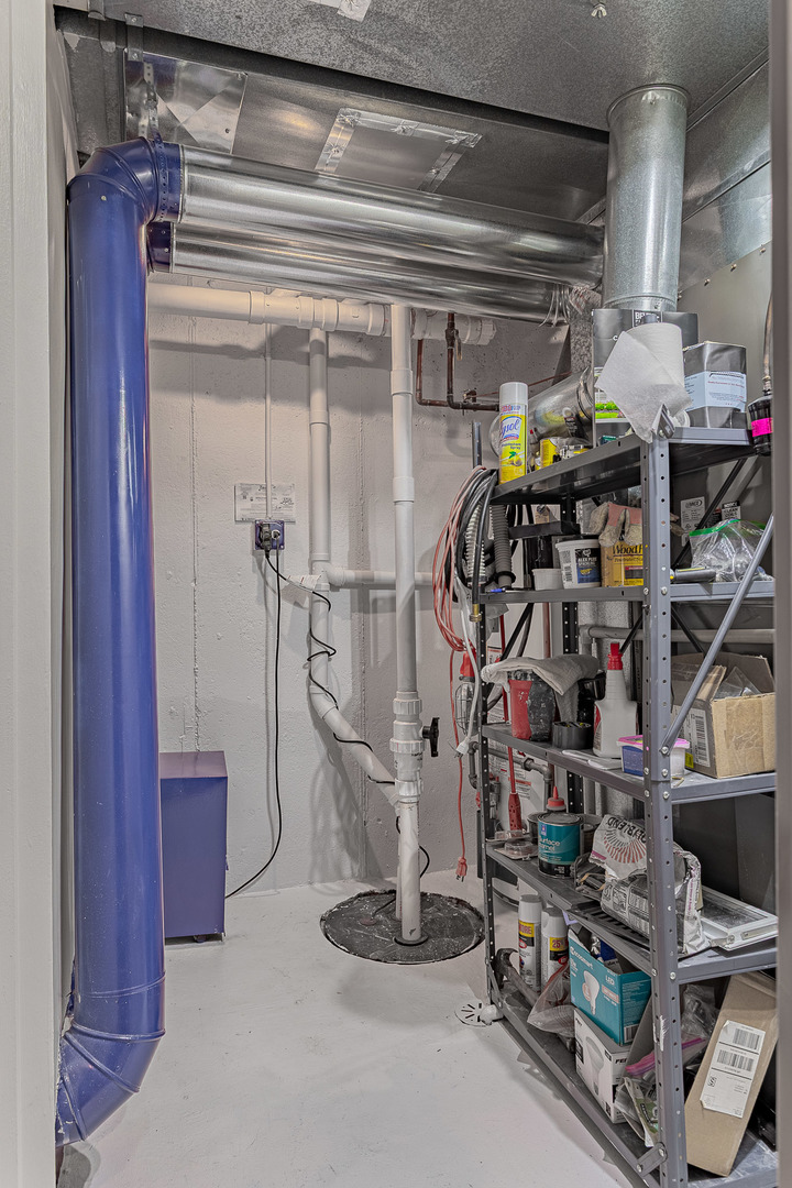 900 Christa Court, Elk Grove Village, IL 60007