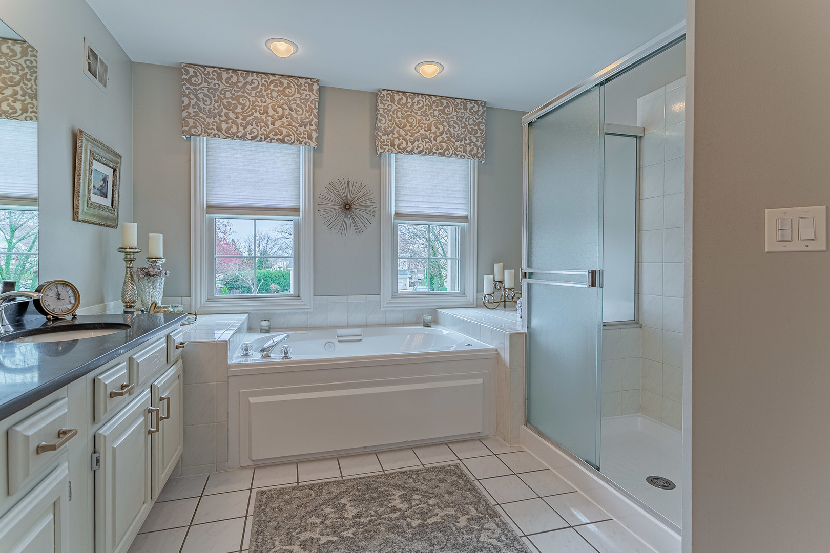 900 Christa Court, Elk Grove Village, IL 60007