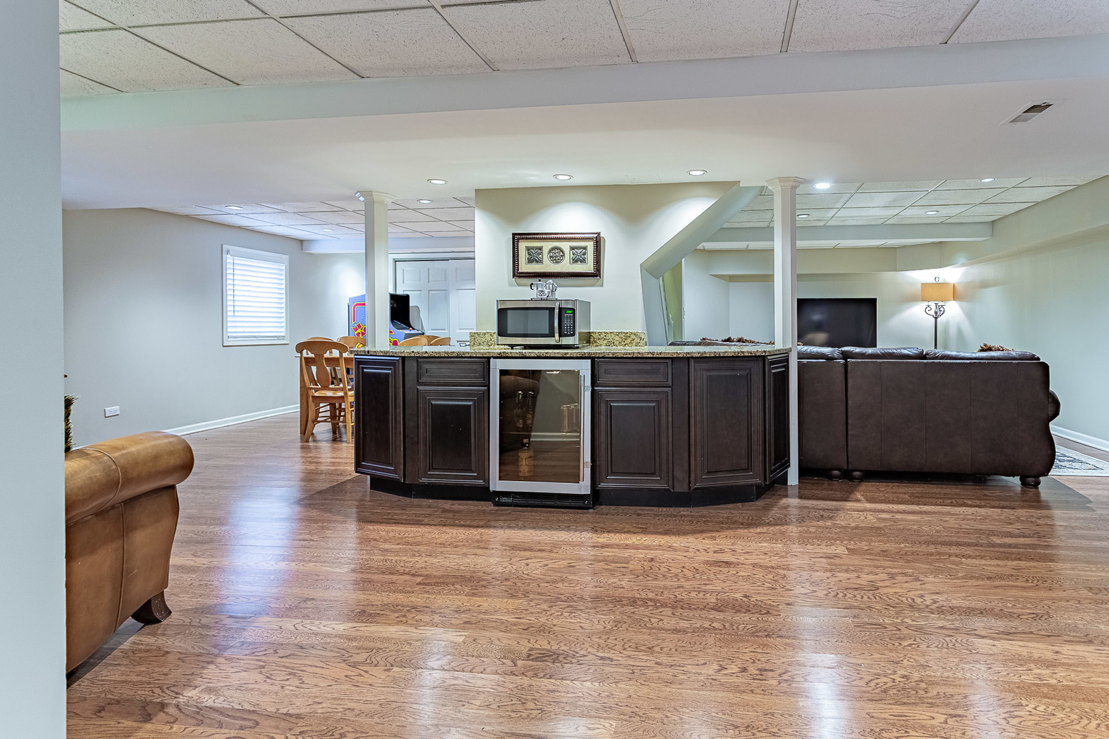 900 Christa Court, Elk Grove Village, IL 60007