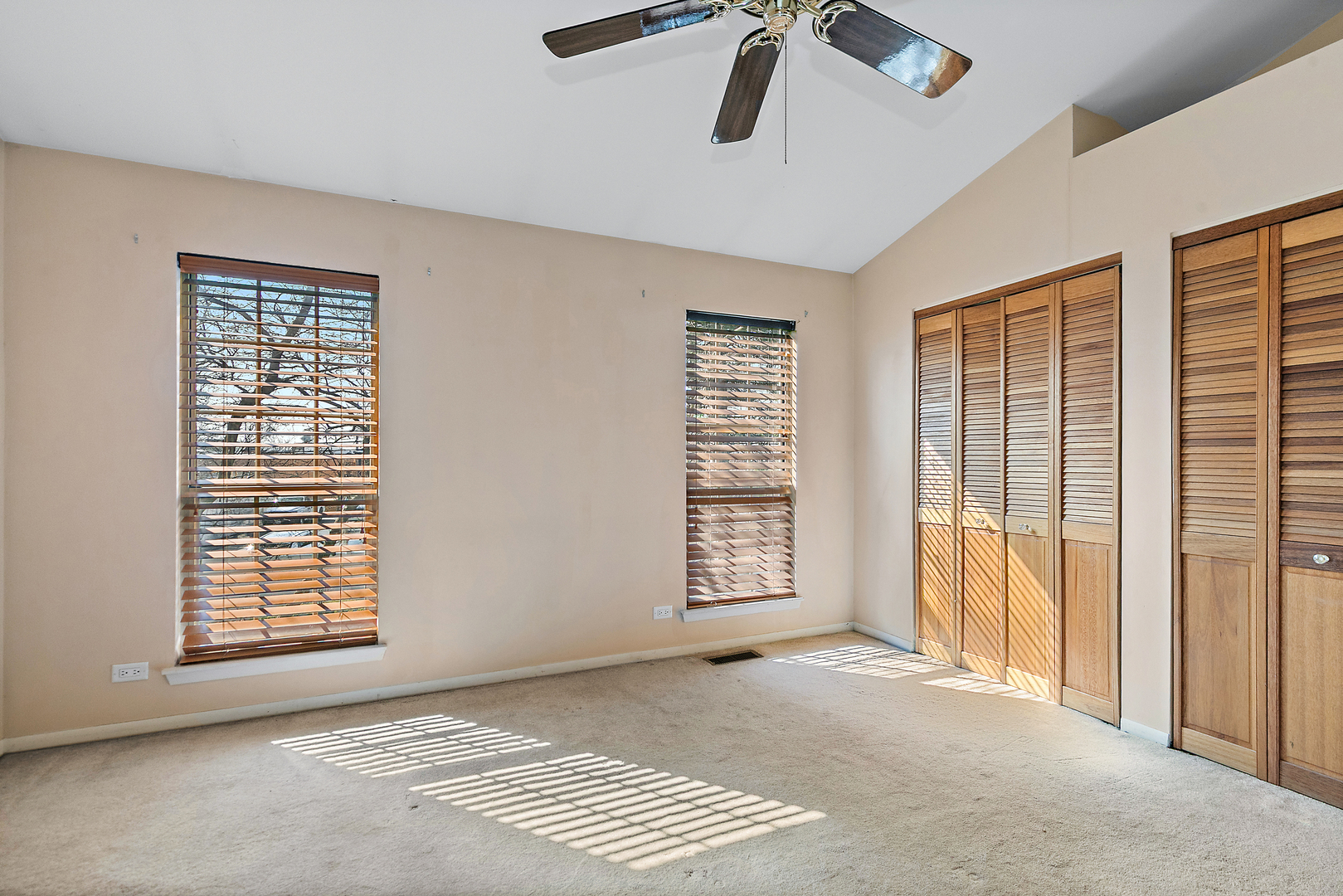 1273 Cranbrook Drive, Schaumburg, IL 60193