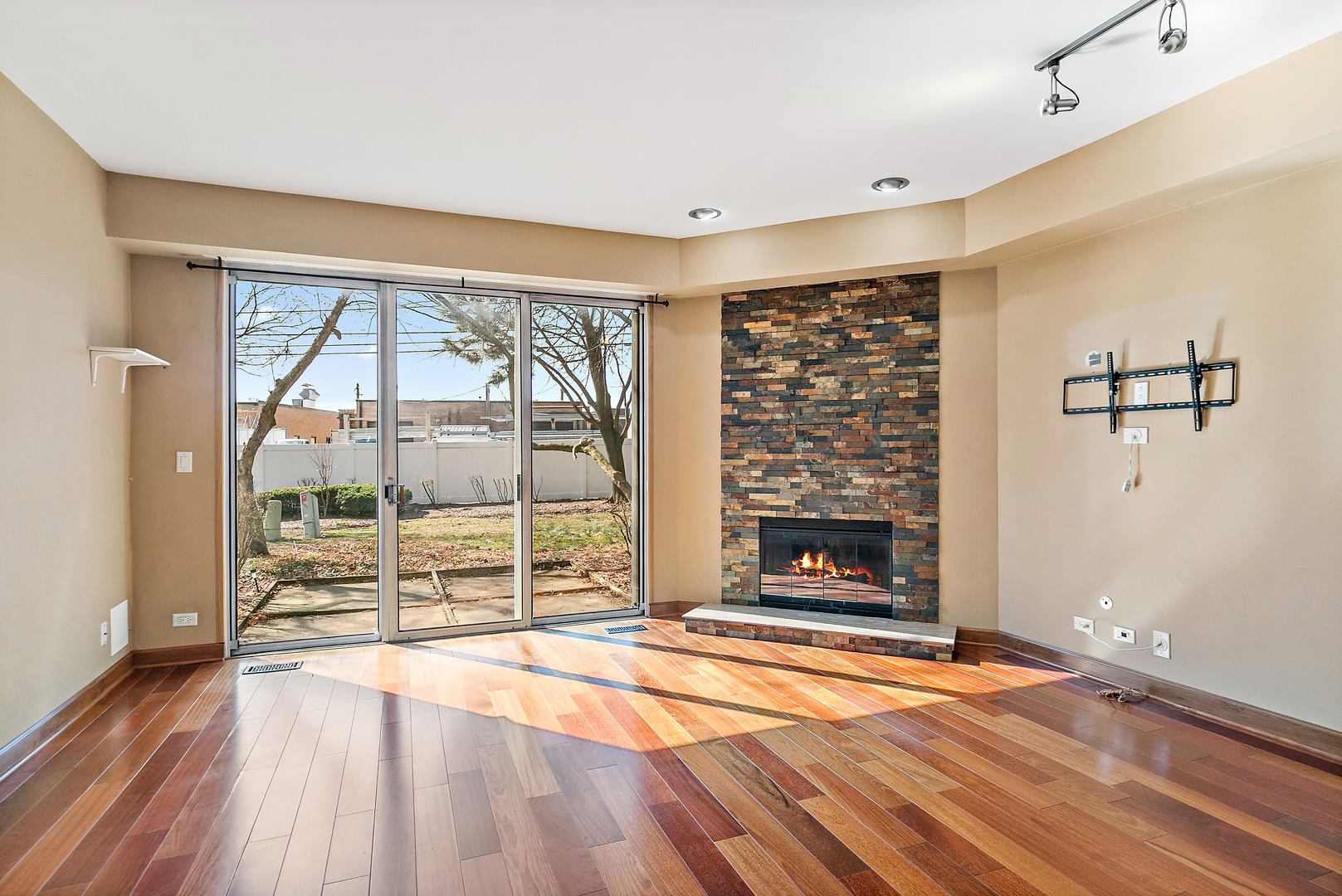 1273 Cranbrook Drive, Schaumburg, IL 60193