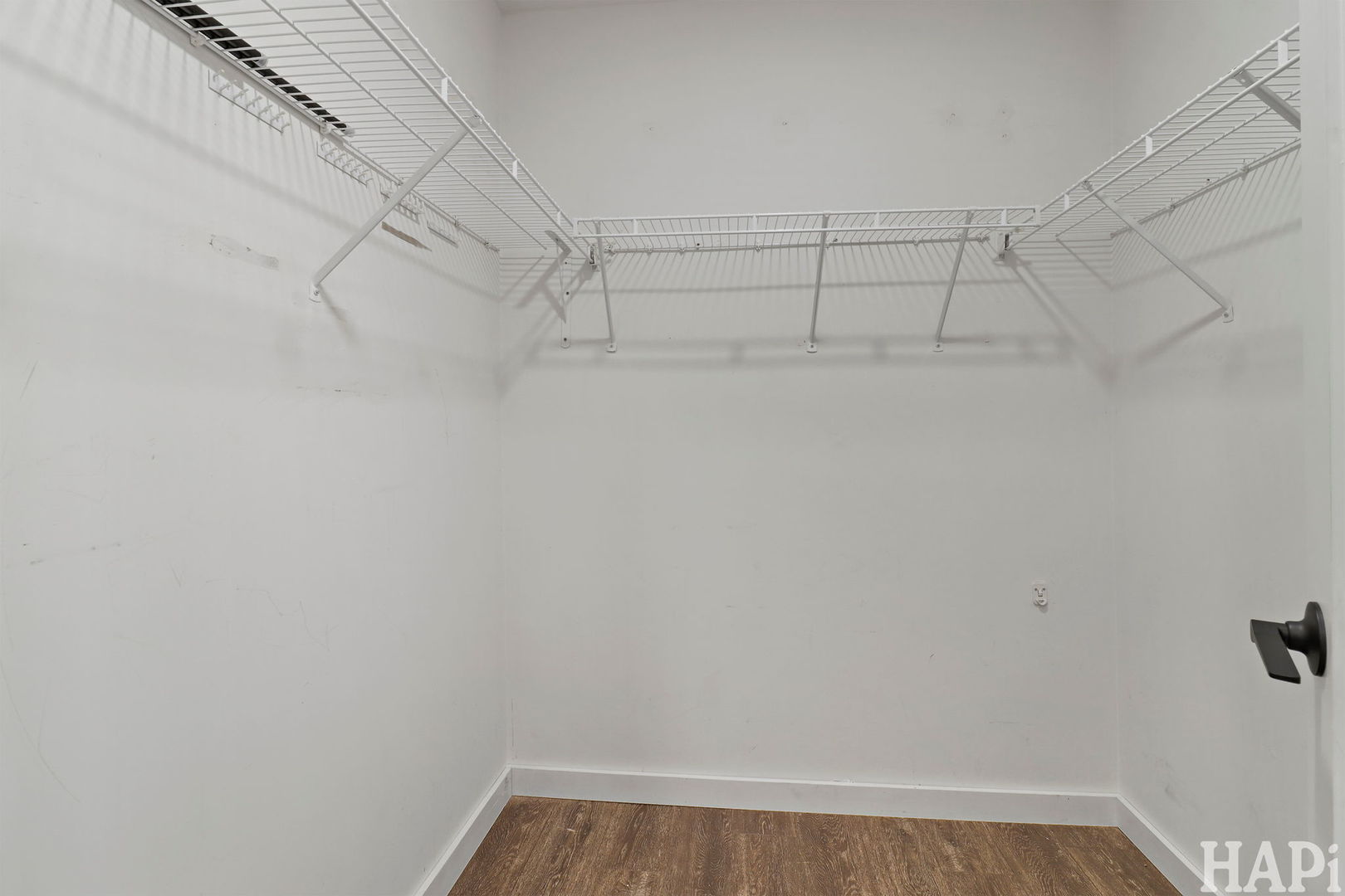 283 W Whispering Oaks Lane, Round Lake, IL 60073