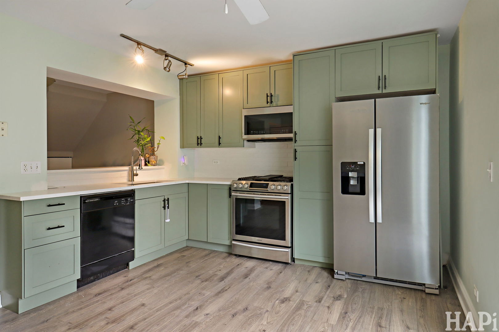 283 W Whispering Oaks Lane, Round Lake, IL 60073