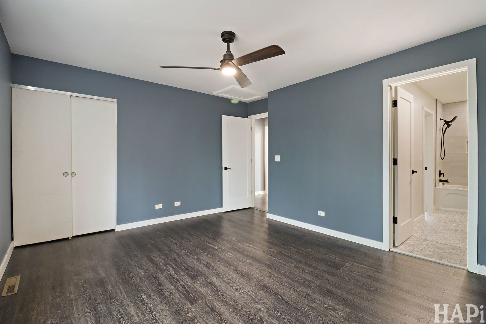 283 W Whispering Oaks Lane, Round Lake, IL 60073