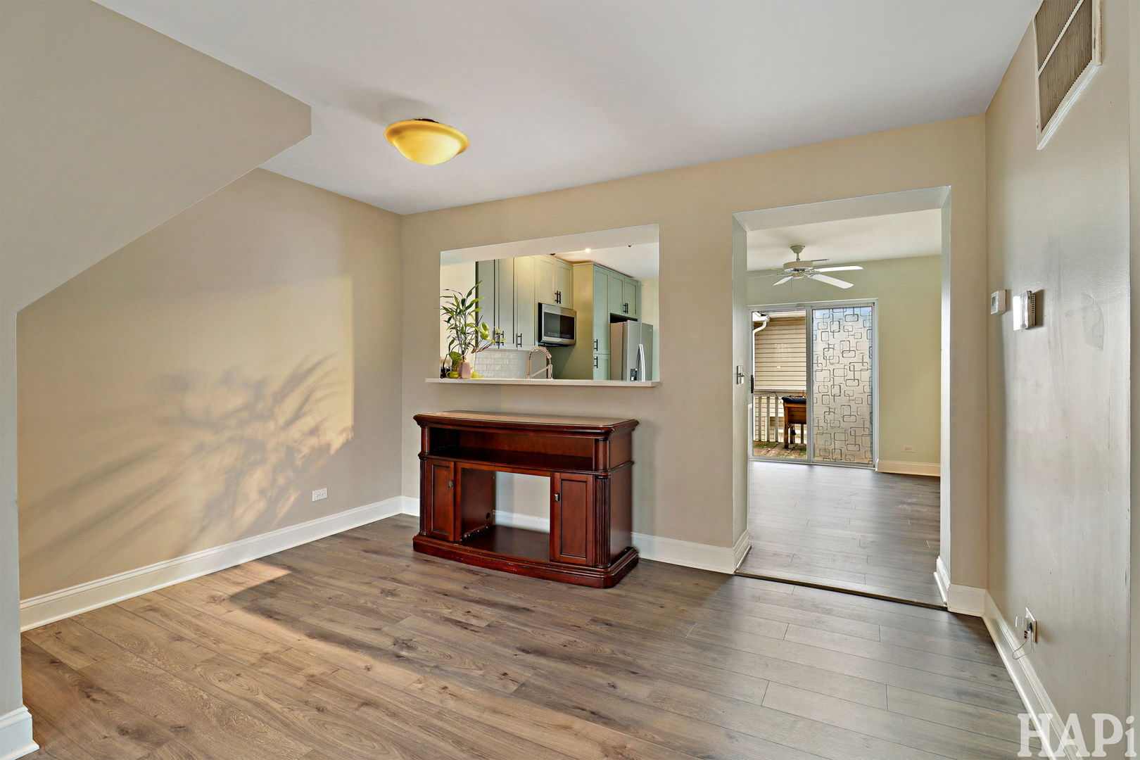 283 W Whispering Oaks Lane, Round Lake, IL 60073