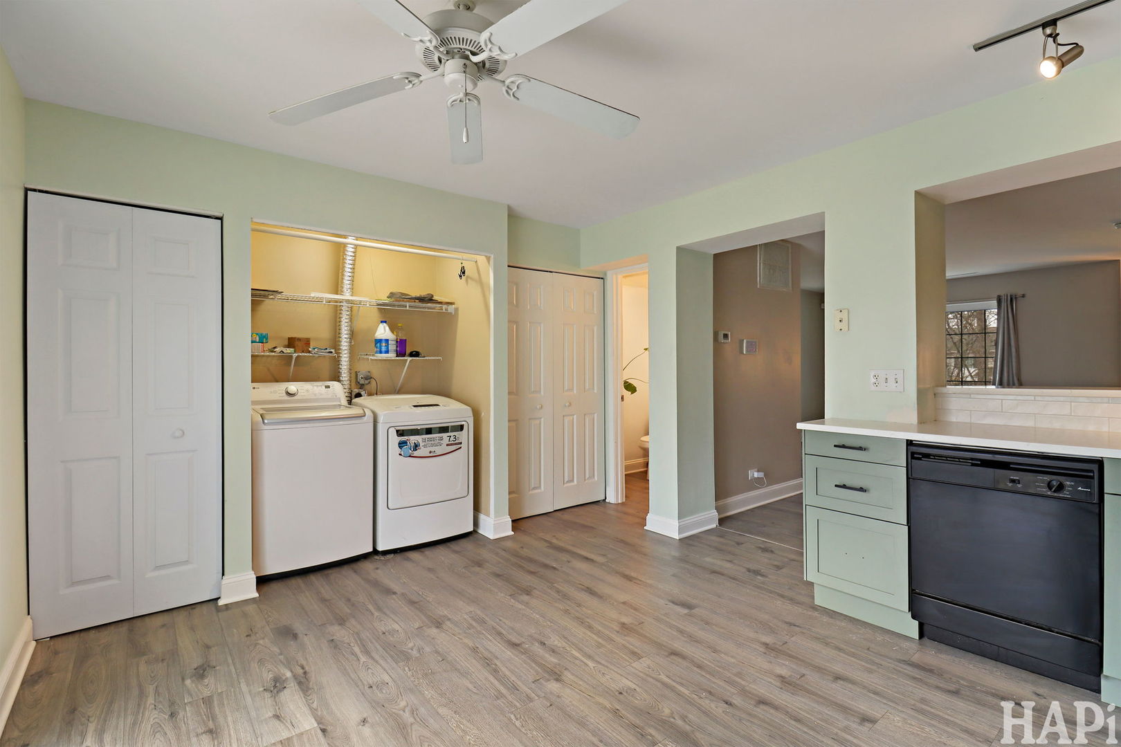 283 W Whispering Oaks Lane, Round Lake, IL 60073