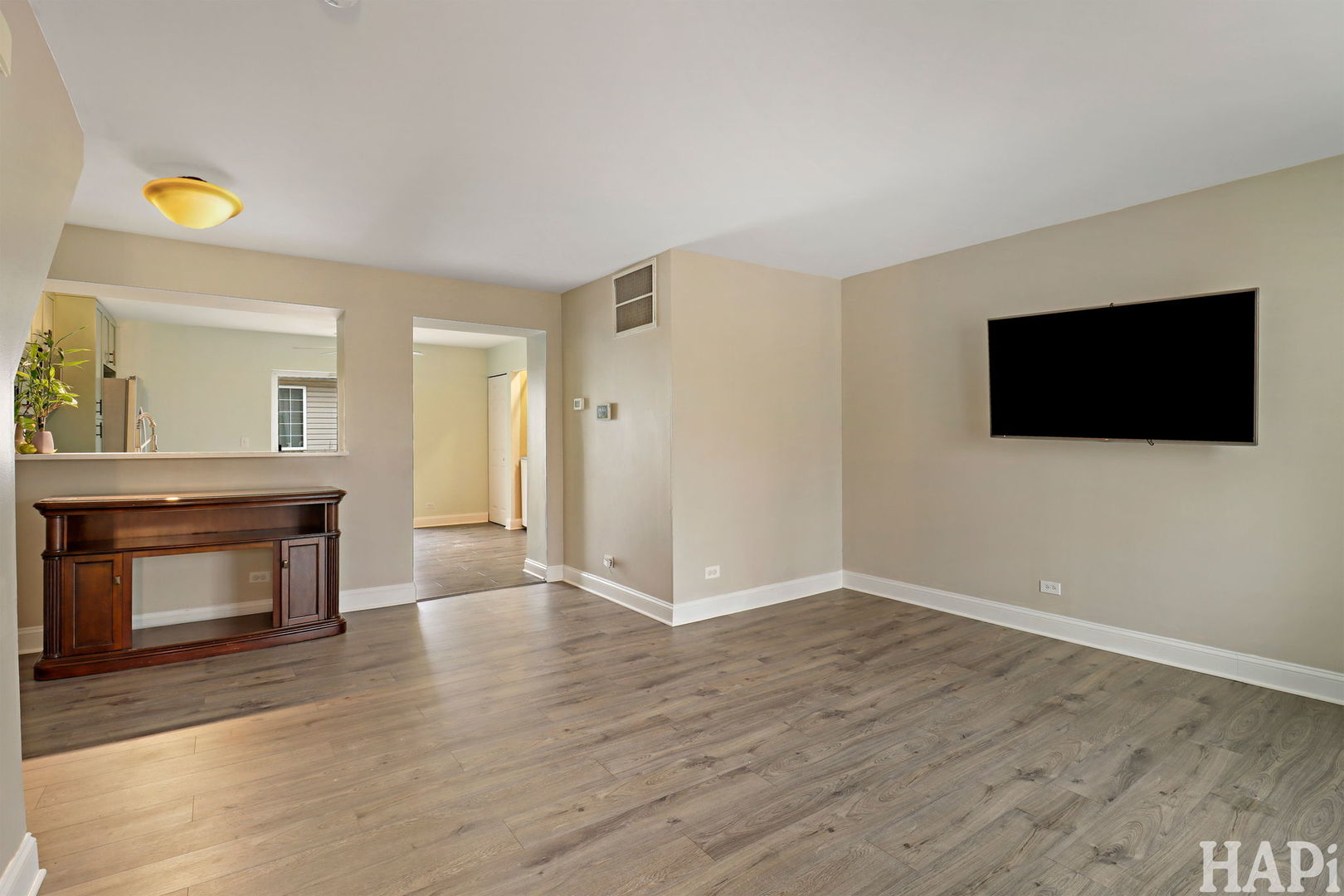 283 W Whispering Oaks Lane, Round Lake, IL 60073