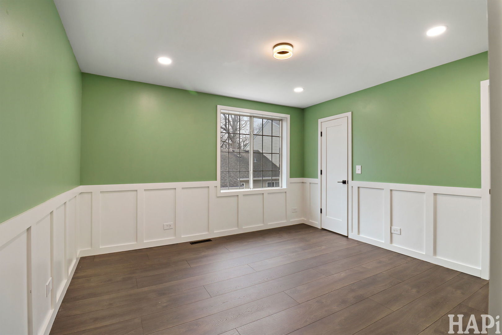 283 W Whispering Oaks Lane, Round Lake, IL 60073