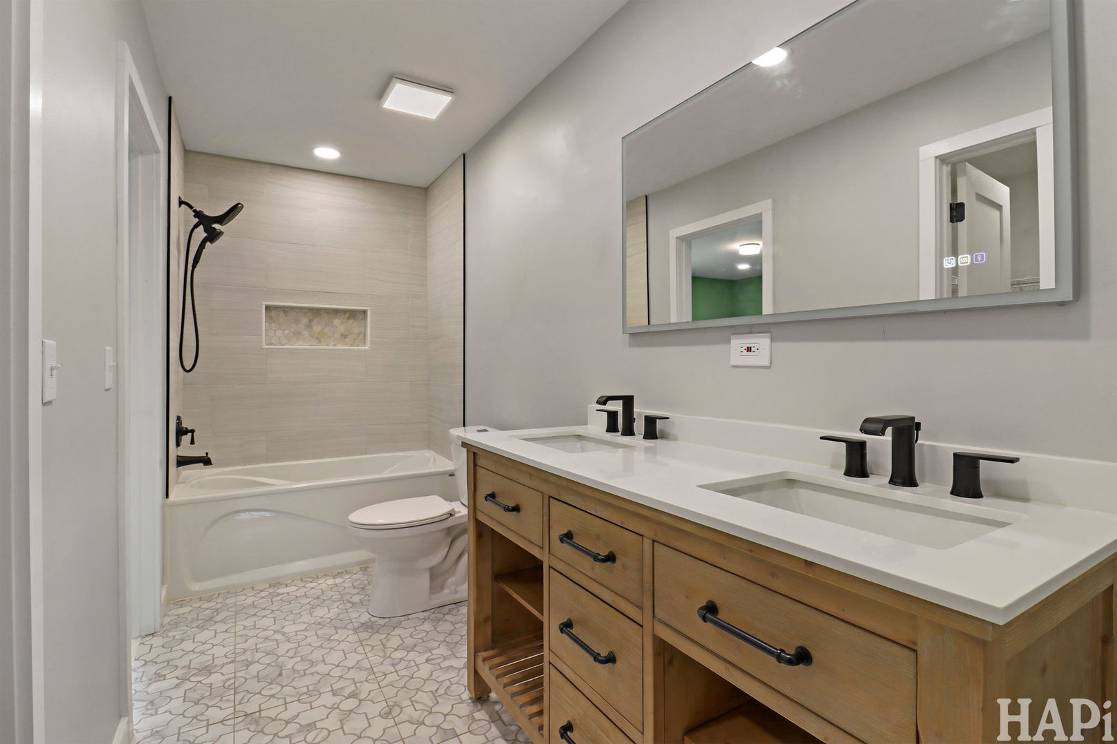 283 W Whispering Oaks Lane, Round Lake, IL 60073