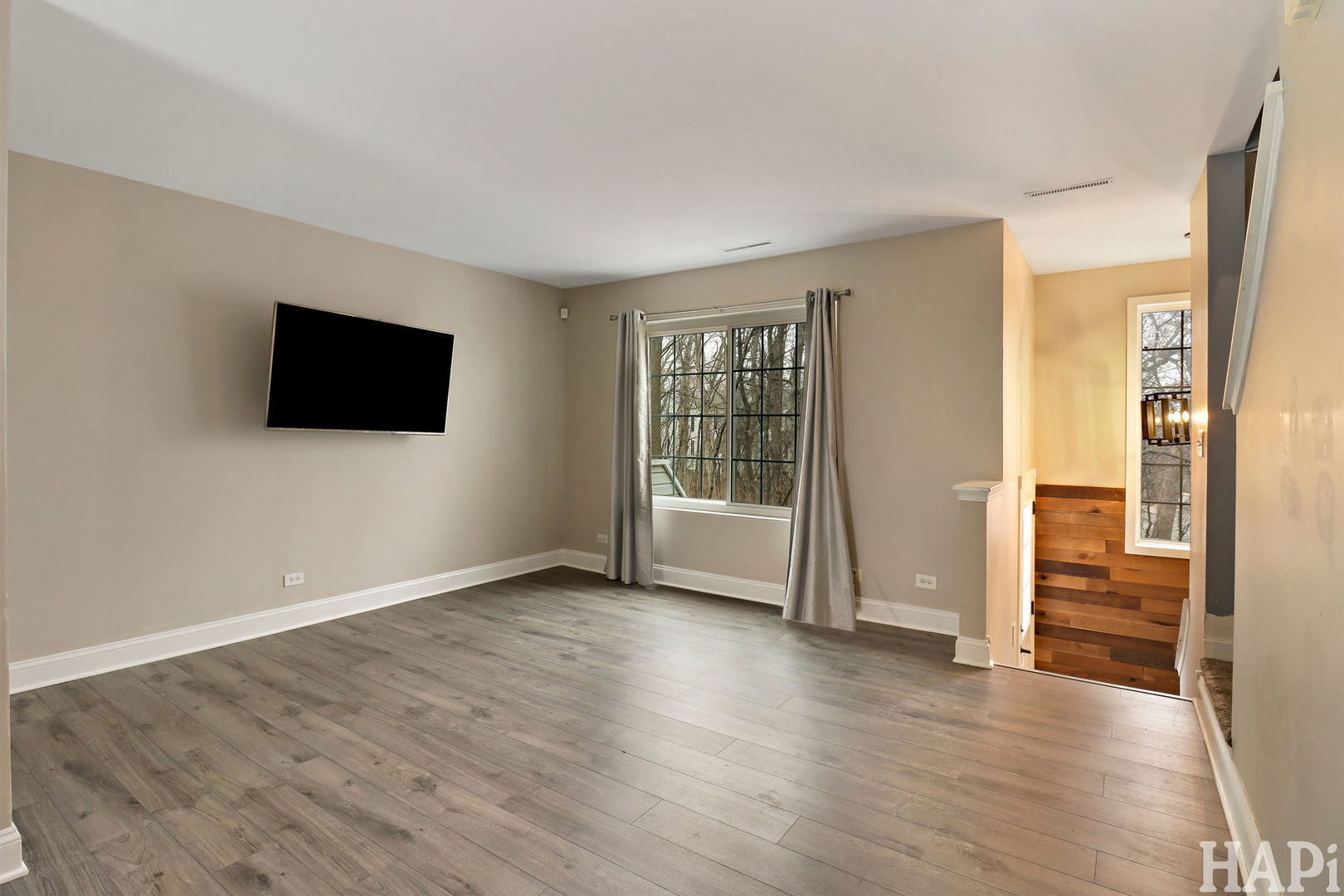 283 W Whispering Oaks Lane, Round Lake, IL 60073