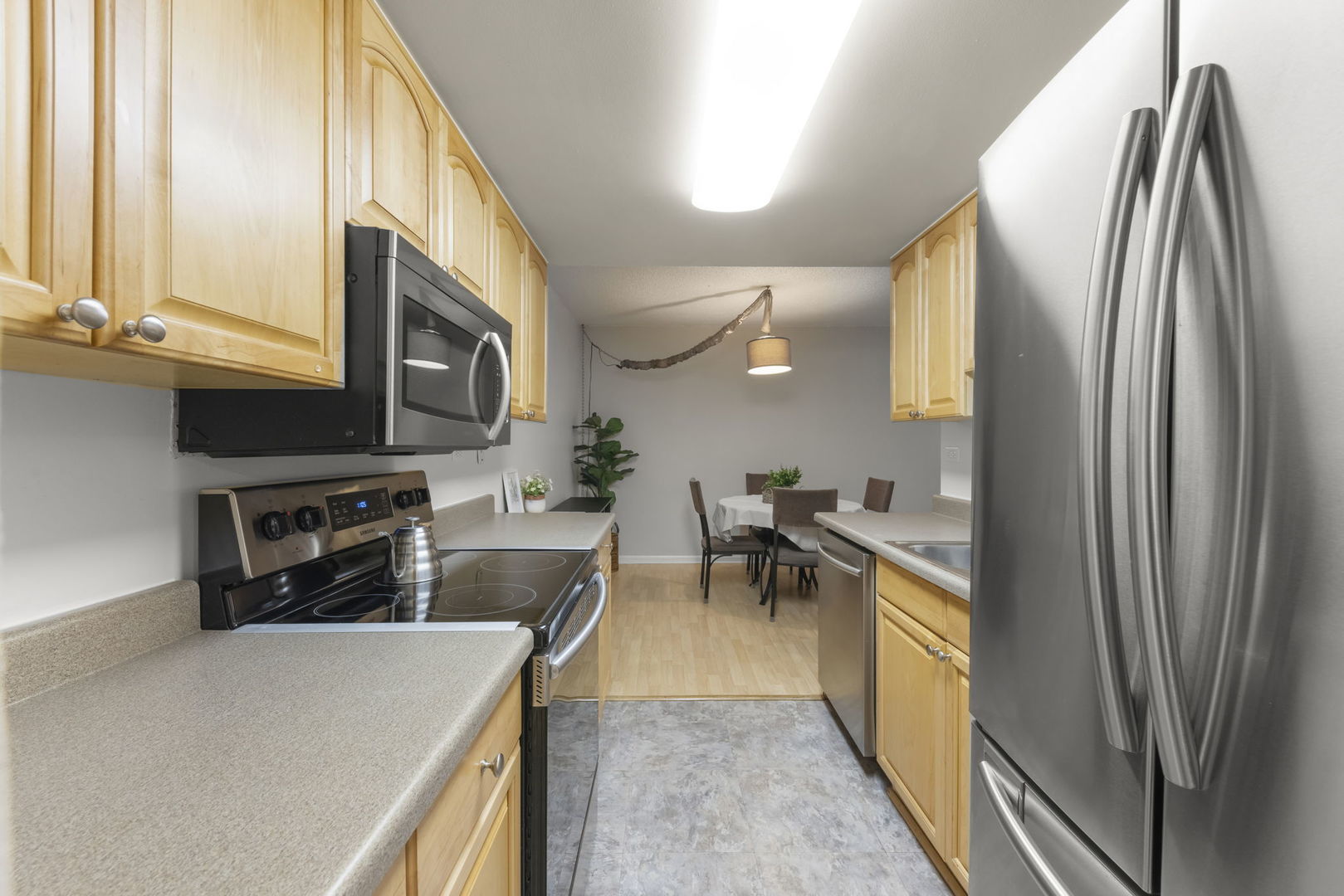 8000 WOODGLEN Lane #102, Downers Grove, IL 60516