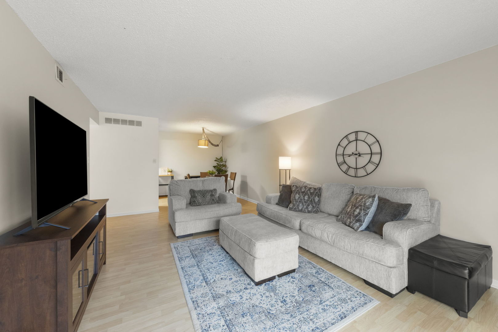 8000 WOODGLEN Lane #102, Downers Grove, IL 60516