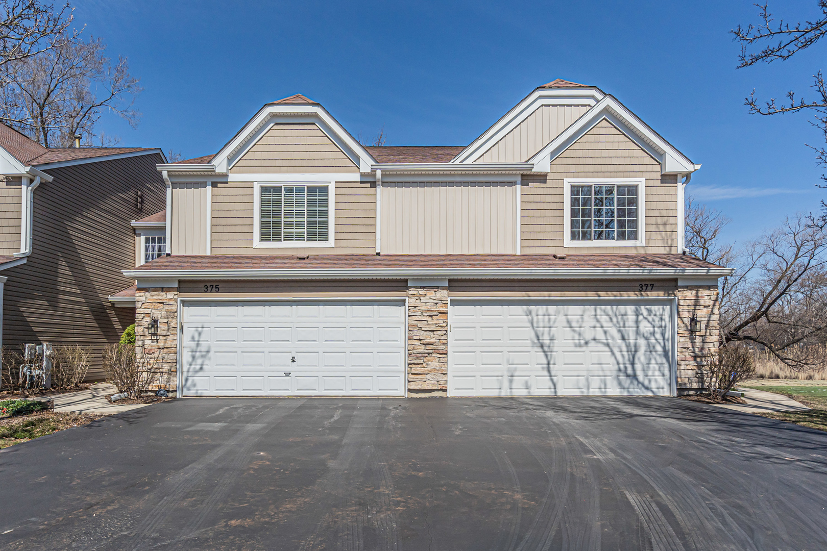 377 Locksley Drive, Streamwood, IL 60107