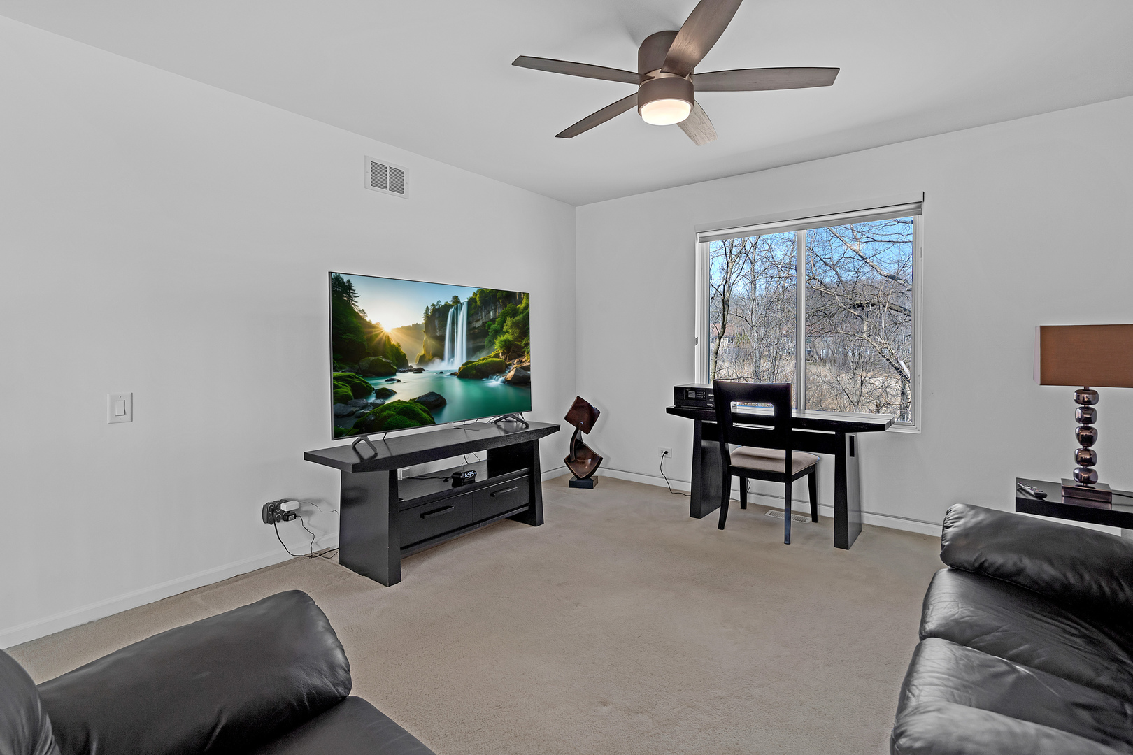 377 Locksley Drive, Streamwood, IL 60107