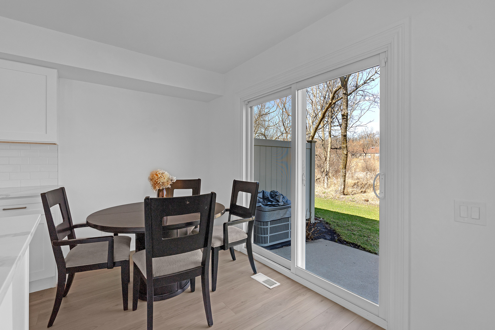 377 Locksley Drive, Streamwood, IL 60107